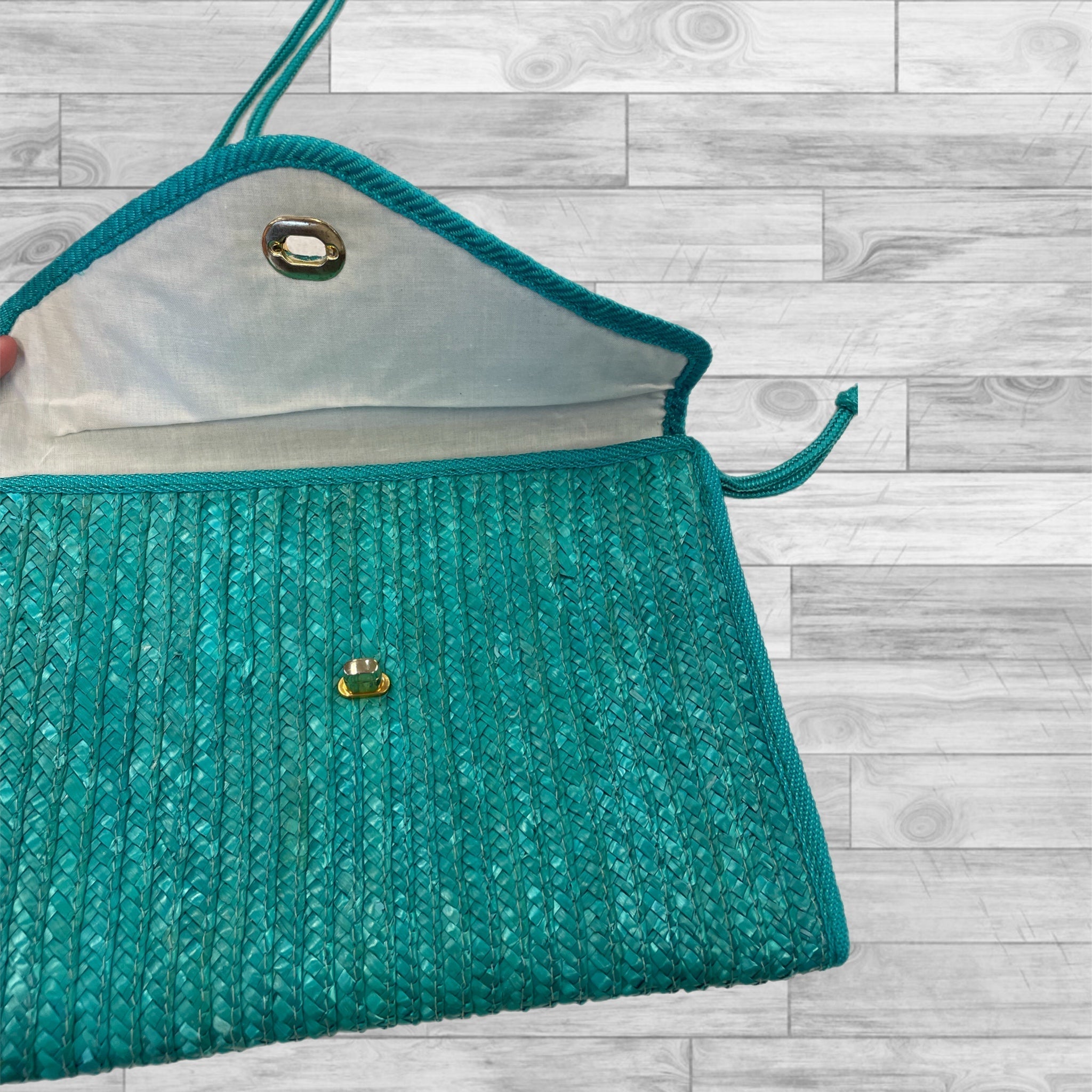 Crossbody By Cmc. Size: Medium