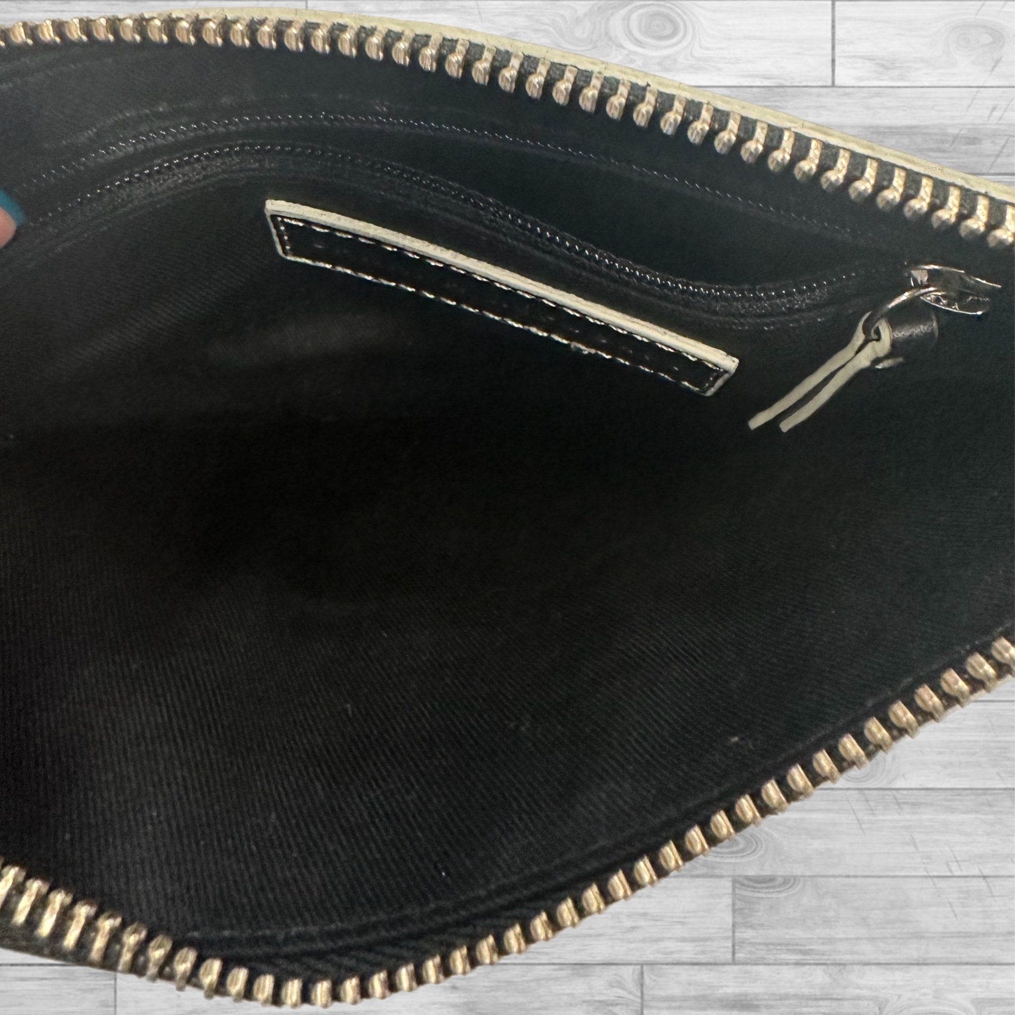 Wristlet By Banana Republic. Size: Medium