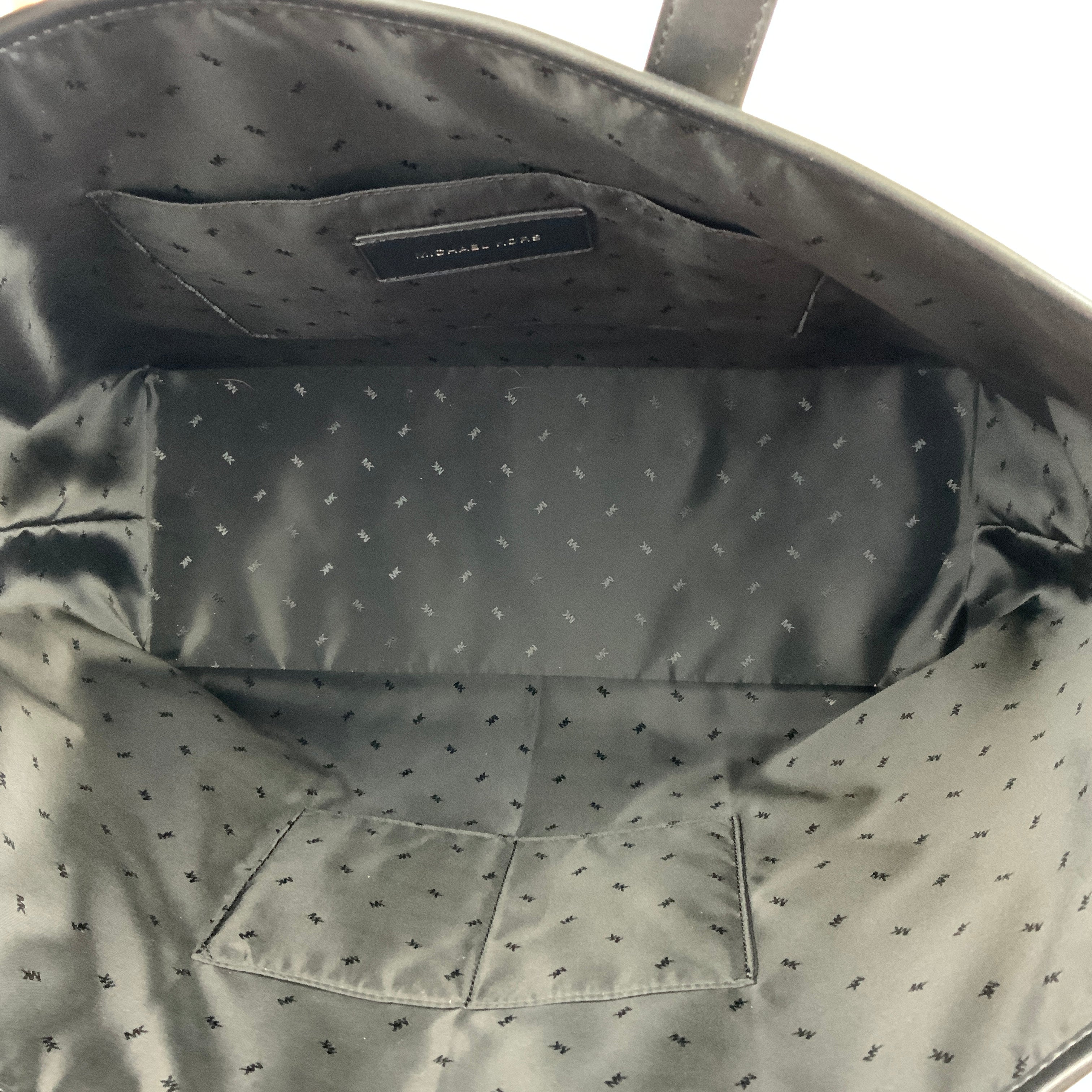 Tote Designer Michael Kors. Size Large