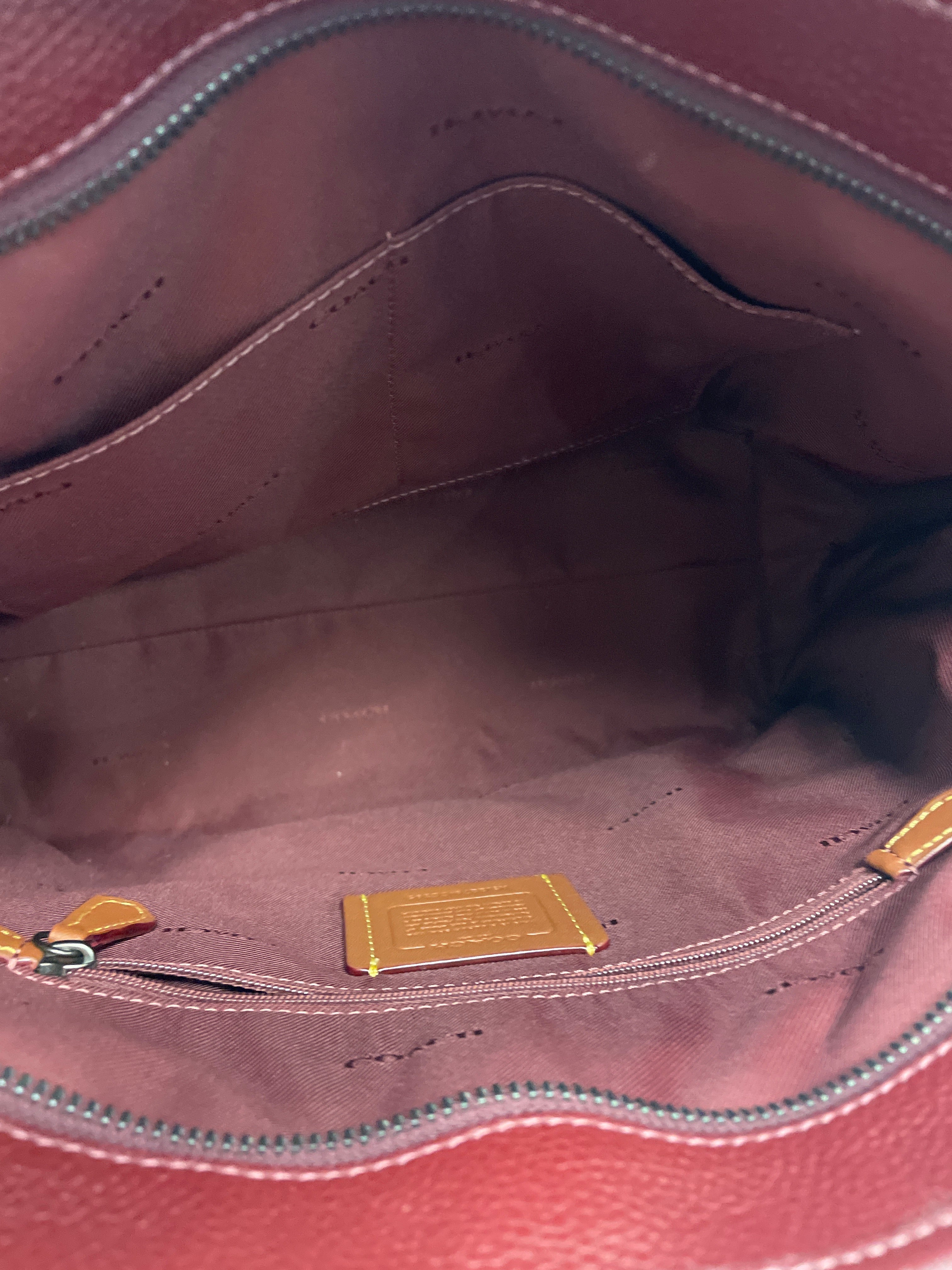 Handbag Designer By Coach. Size: Large