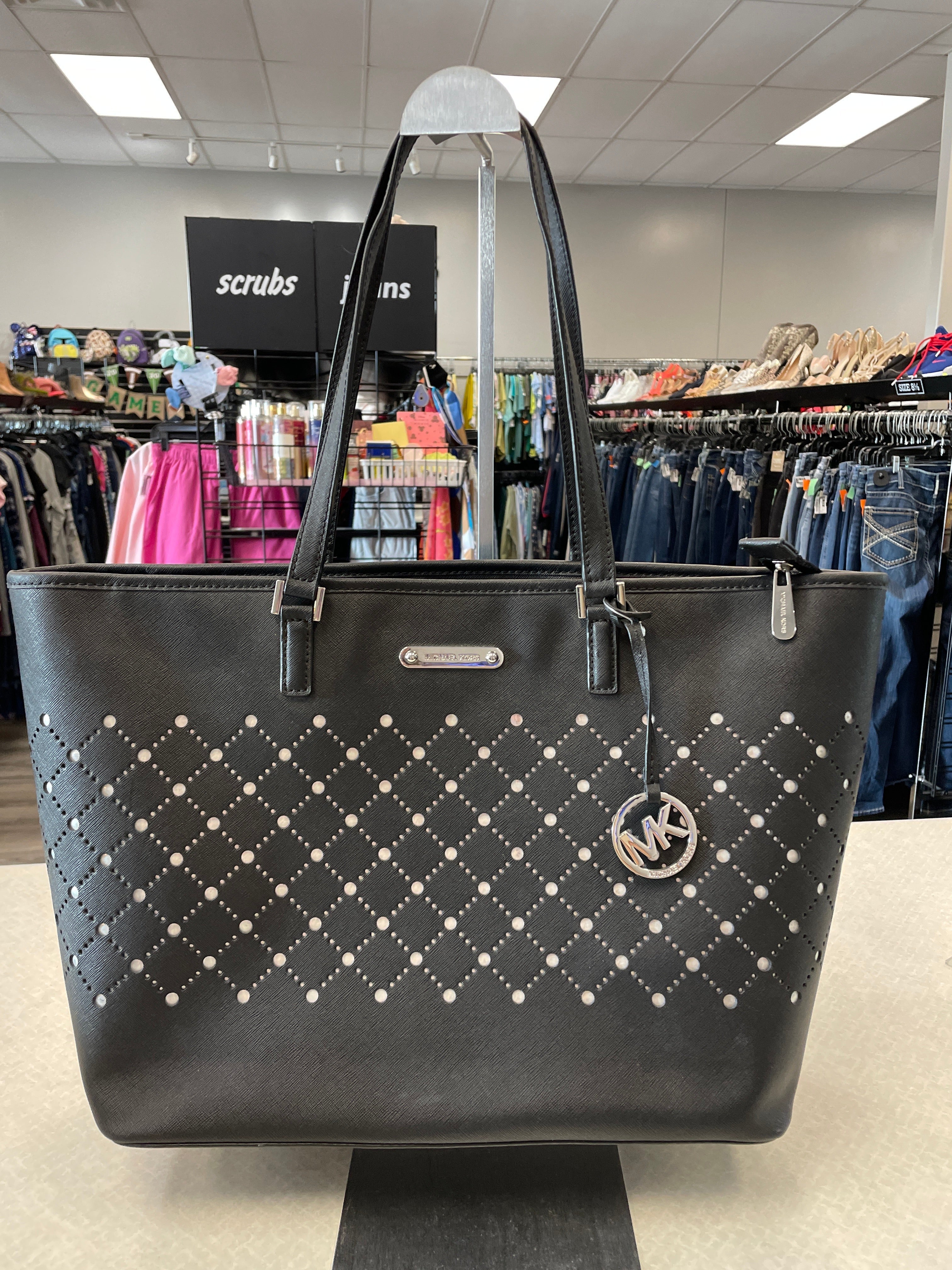 Tote Designer By Michael Kors. Size: Large