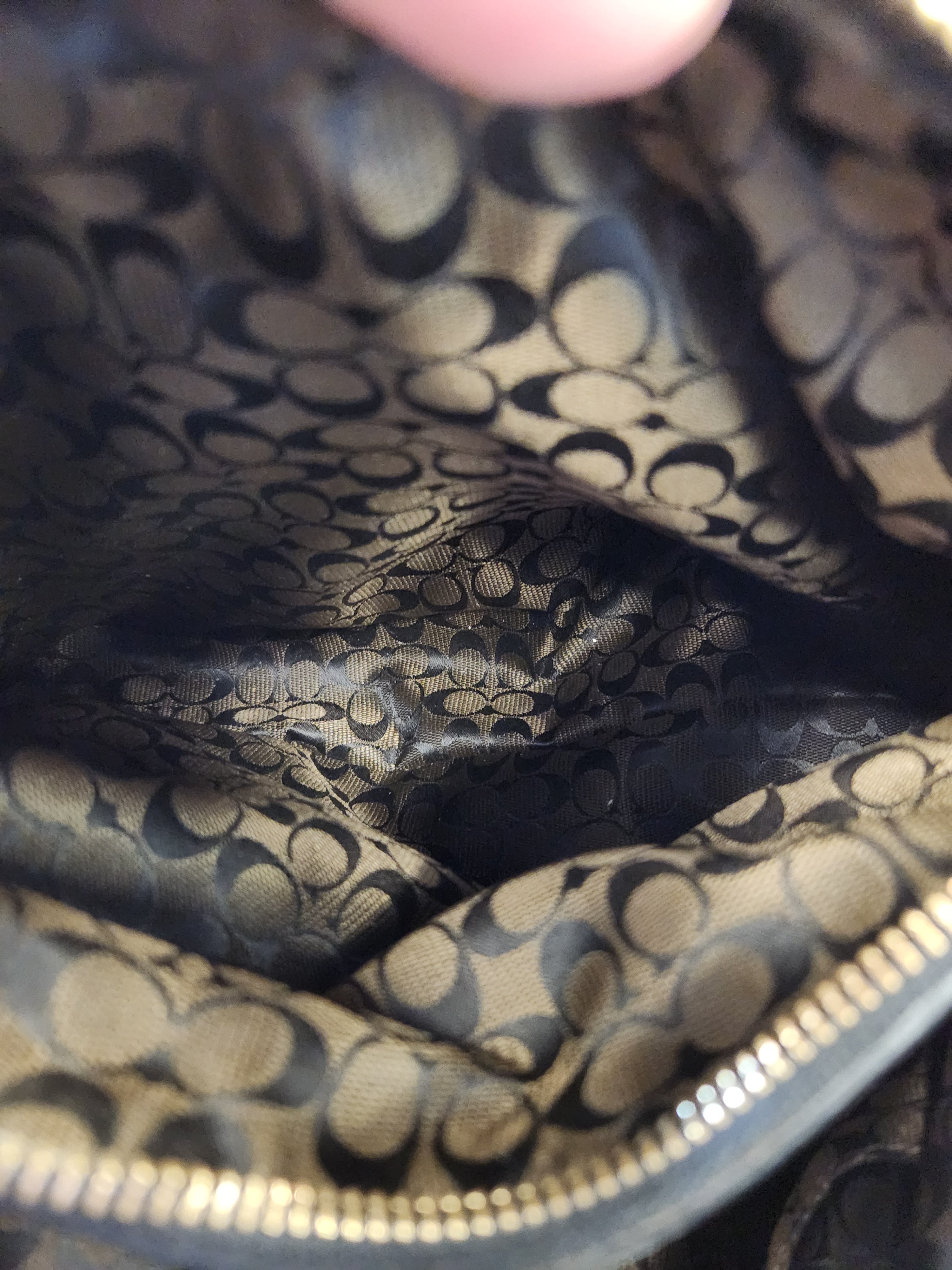 Handbag Designer By Coach. Size: Large