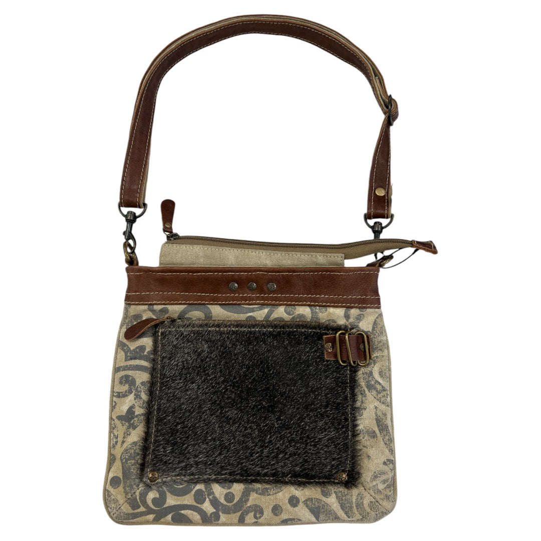 Crossbody By Myra. Size: Medium