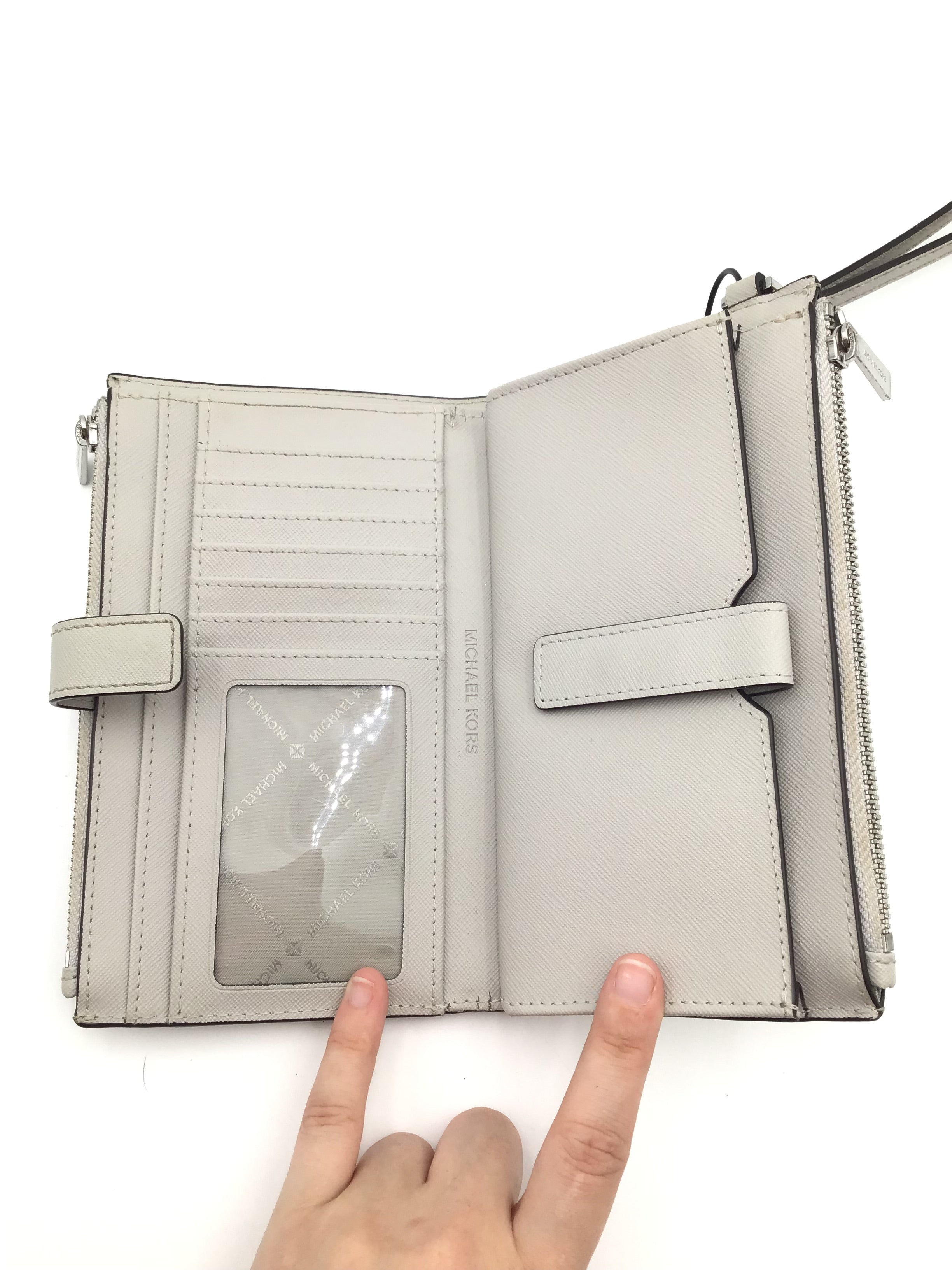 Wallet Designer By Michael Kors. Size: Large