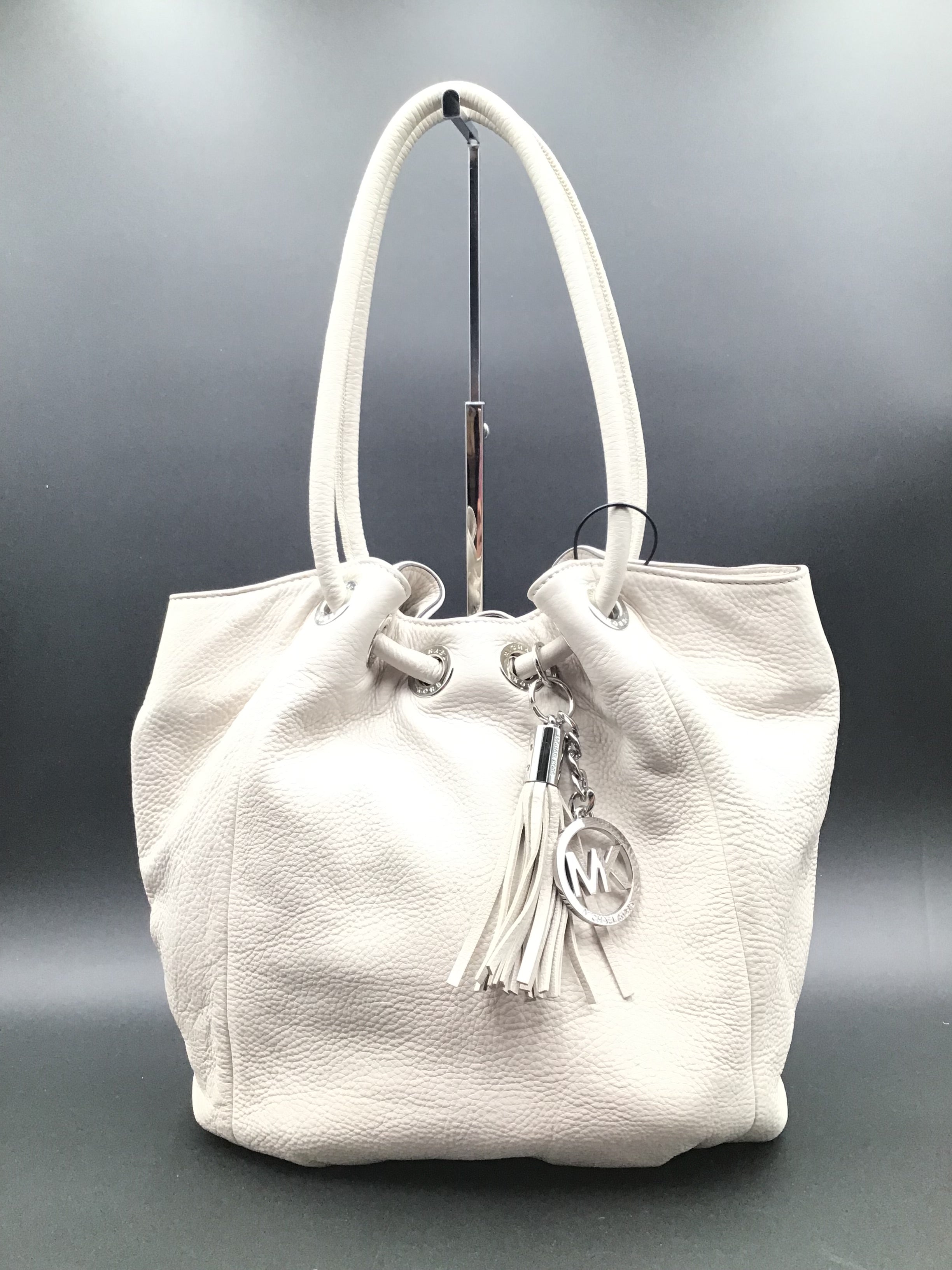 Handbag Designer By Michael Kors. Size: Large