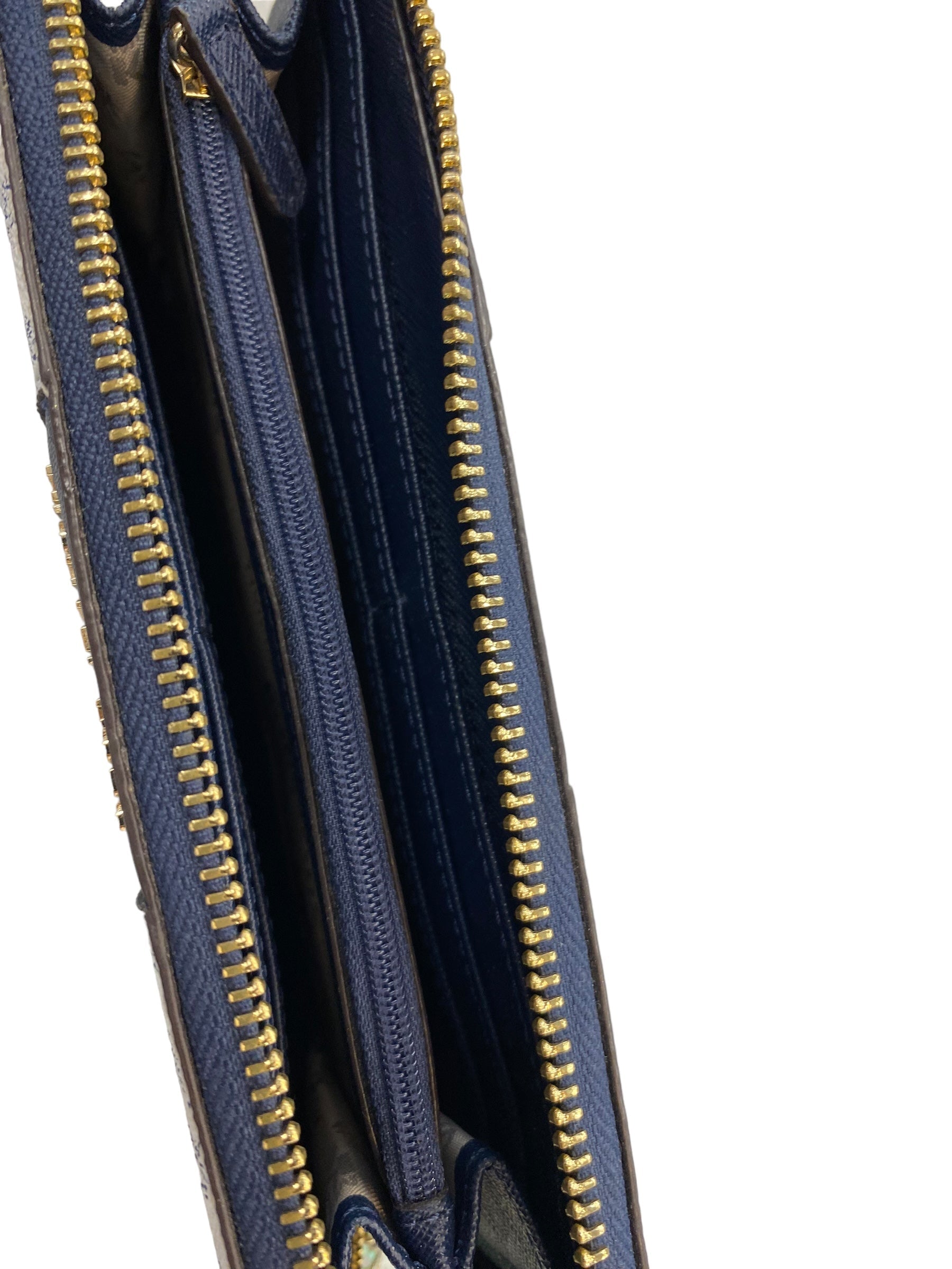 Wallet By Michael Kors. Size: Medium