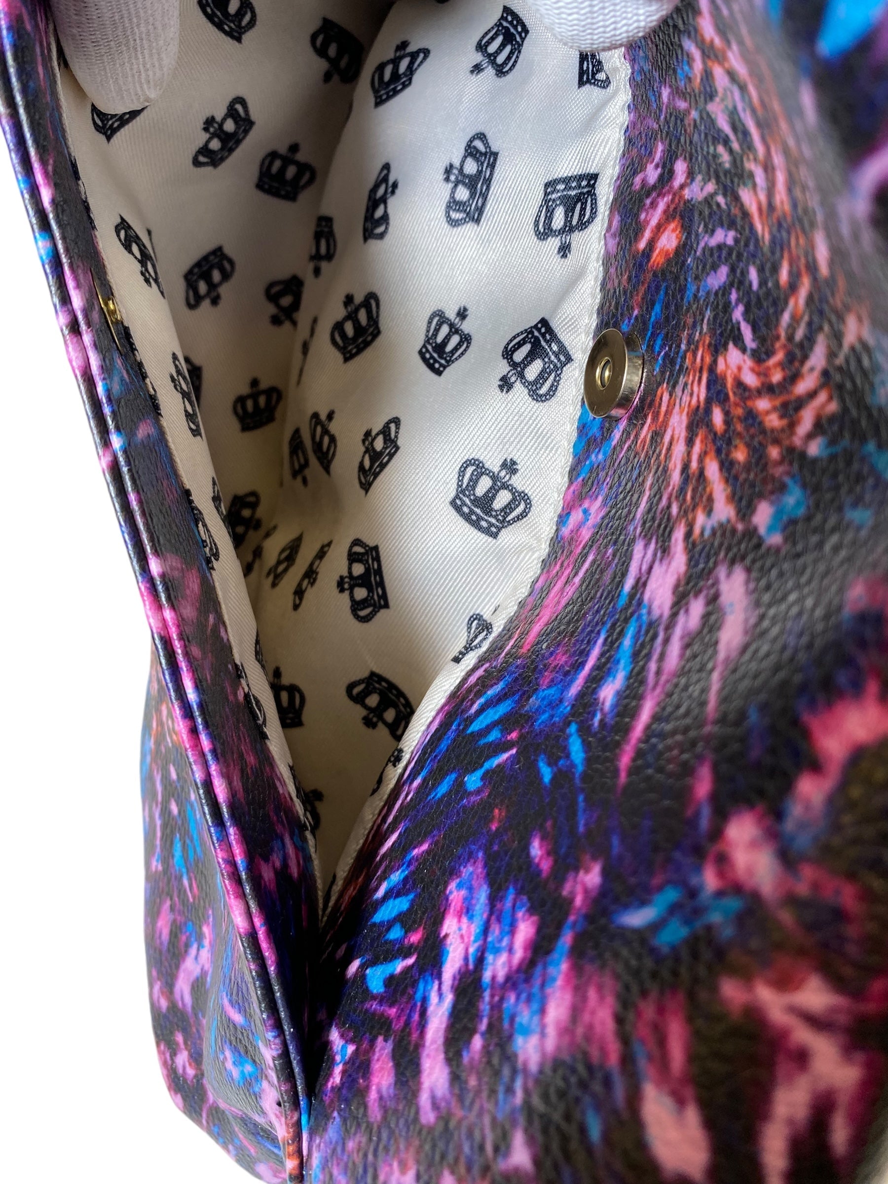 Crossbody By Juicy Couture. Size: Large