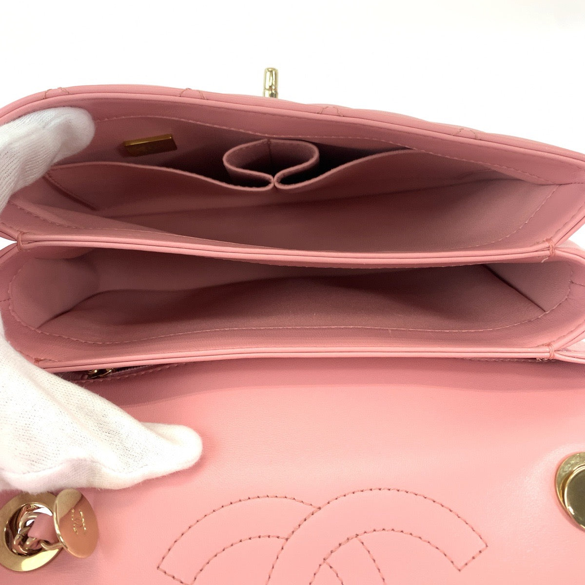 Top Quality Chanel Lambskin Matelasse Turn Lock Logo Handbag