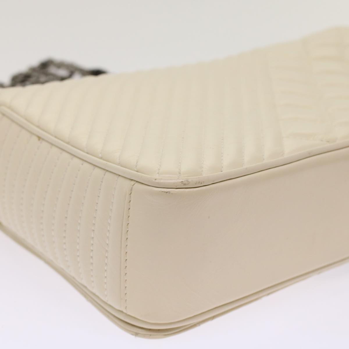 Top Quality Chanel Chevron x Matelasse Chain Shoulder Bag Lamb Skin White CC Auth 48469A