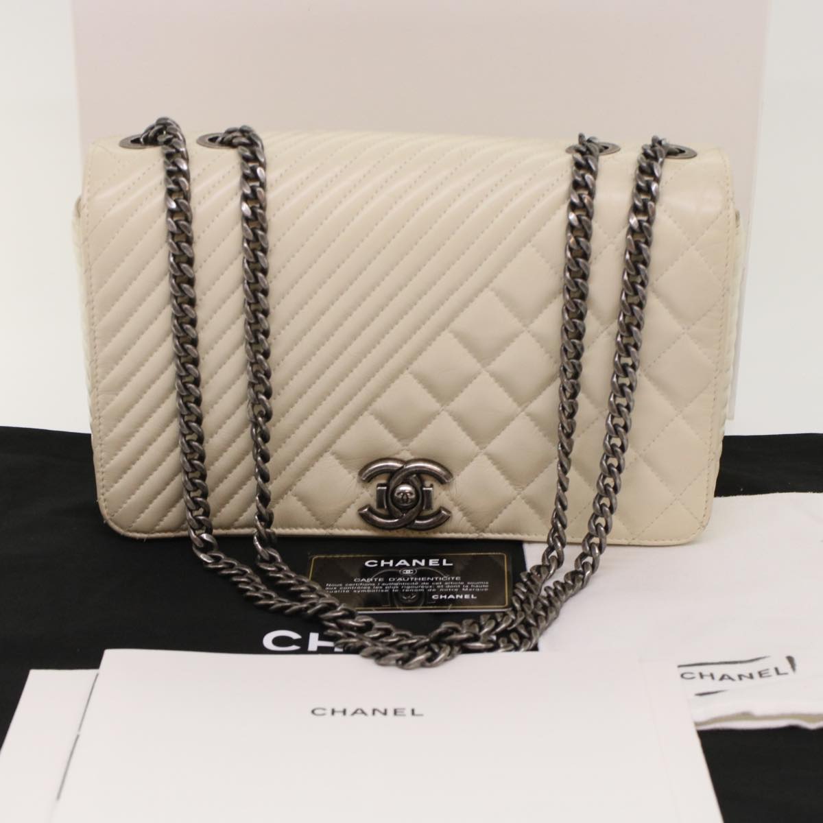 Top Quality Chanel Chevron x Matelasse Chain Shoulder Bag Lamb Skin White CC Auth 48469A