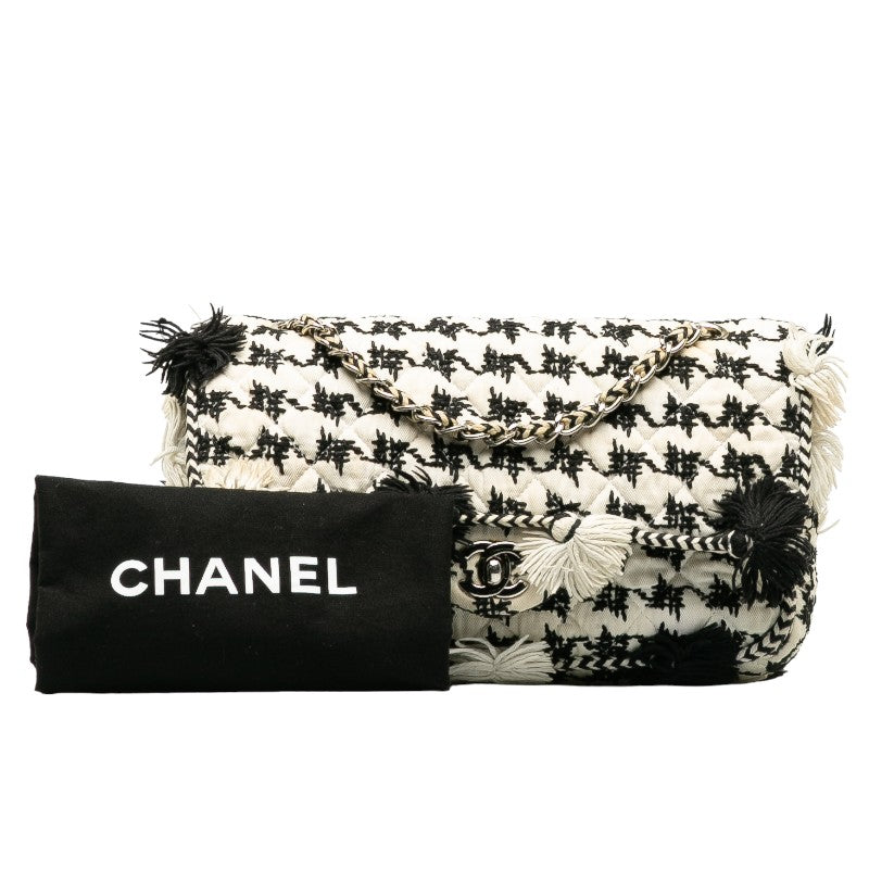 Top Quality Chanel Flap Chain Shoulder Bag Canvas White Black Ladies