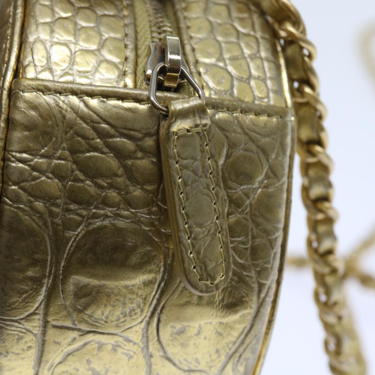 Top Quality Chanel Chain Shoulder Bag Calf leather Gold CC Auth 57040A