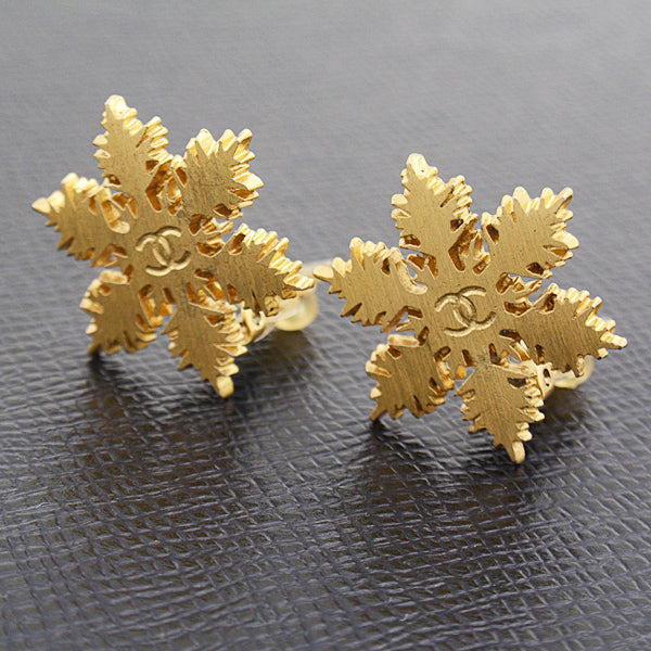 Top Quality Chanel Snowflake Earrings Gold 01A