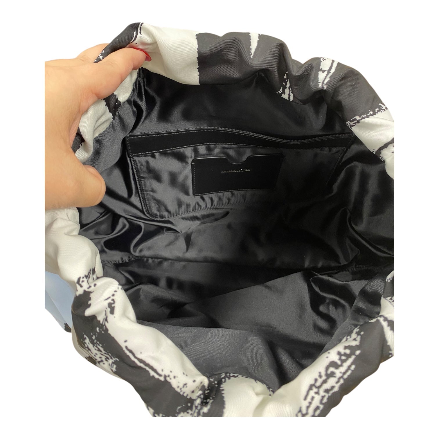 HANDBAG LUXURY DESIGNER by ALEXANDER MCQUEEN In BLACK & WHITE. Size: MEDIUM