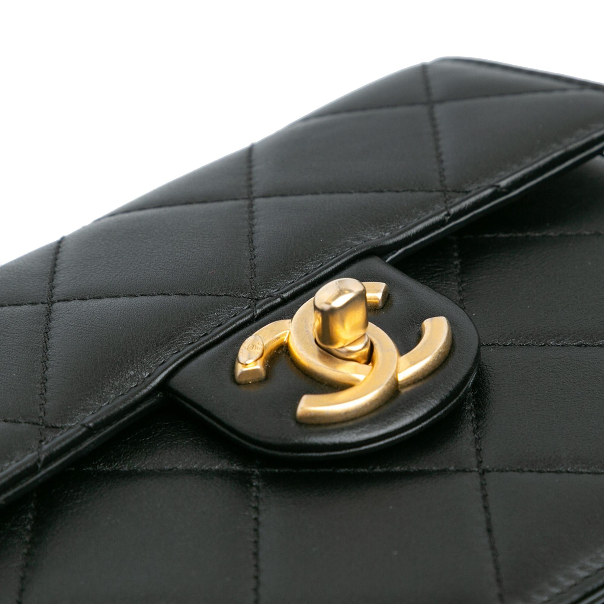 Top Quality Chanel CC Quilted Calfskin Round Moon Messenger Flap (SHG-73W0oy)