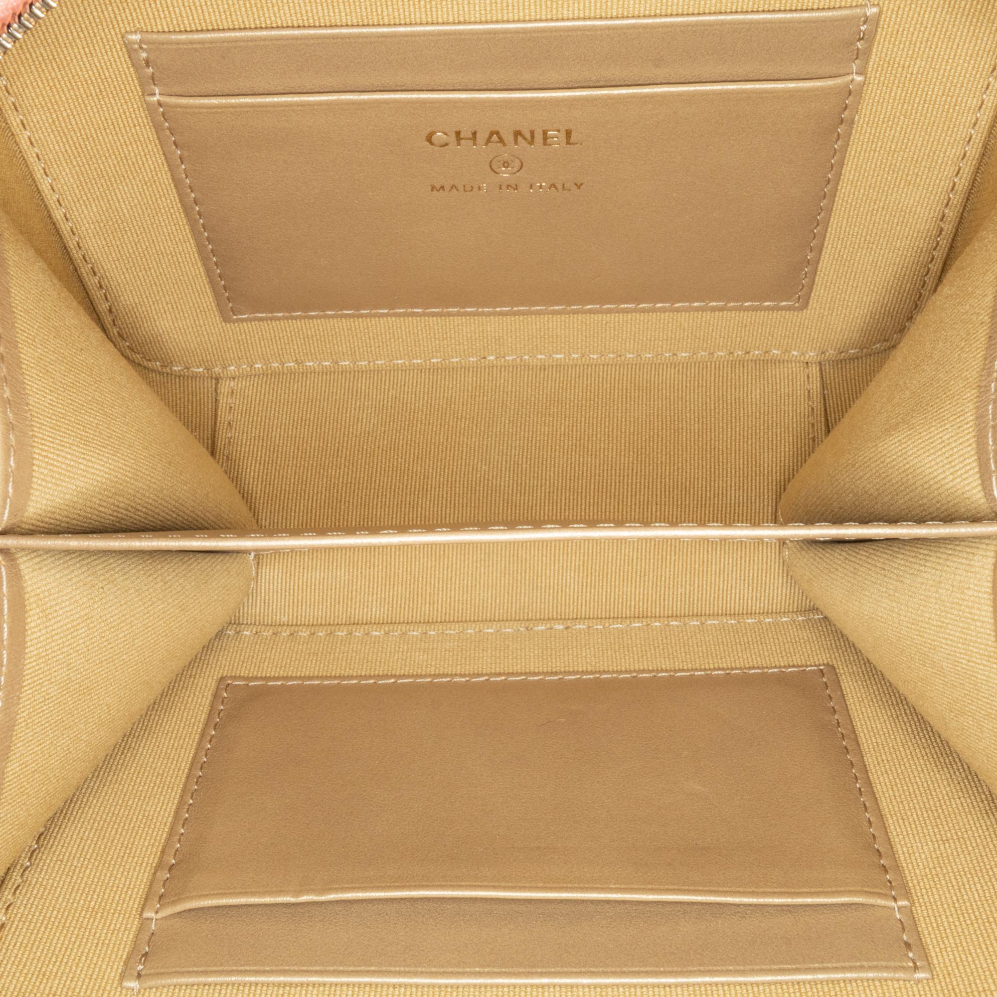 Top Quality Chanel CC Quilted Lambskin Pearl Crush Camera Bag (SHG-DwY2S3)