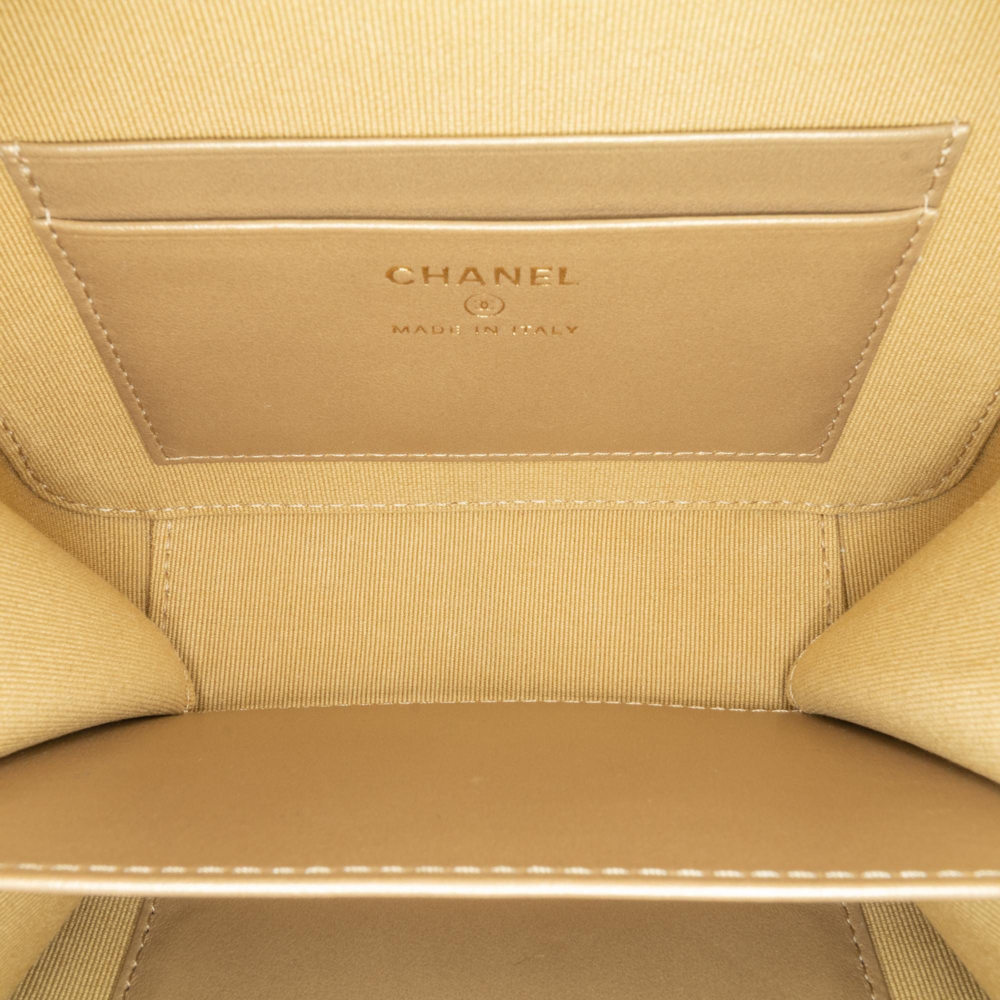Top Quality Chanel CC Quilted Lambskin Pearl Crush Camera Bag (SHG-DwY2S3)