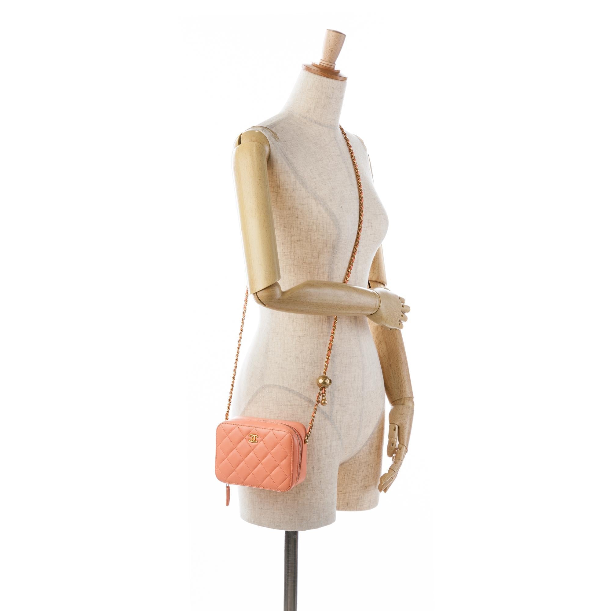 Top Quality Chanel CC Quilted Lambskin Pearl Crush Camera Bag (SHG-DwY2S3)