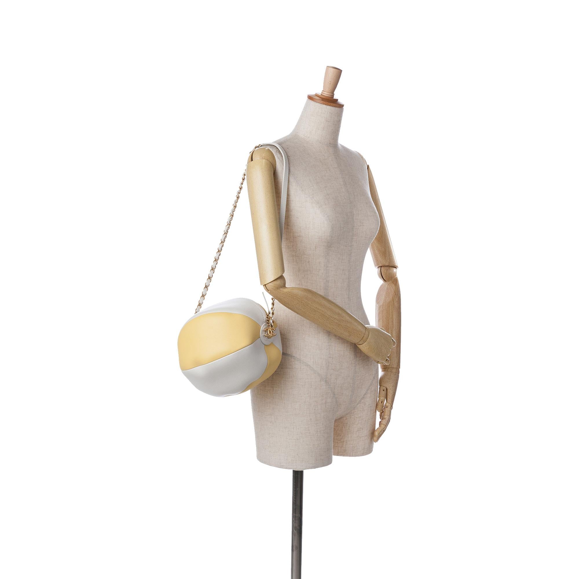 Top Quality Chanel Calfskin Coco Beach Ball Bag (SHG-Bnivbf)
