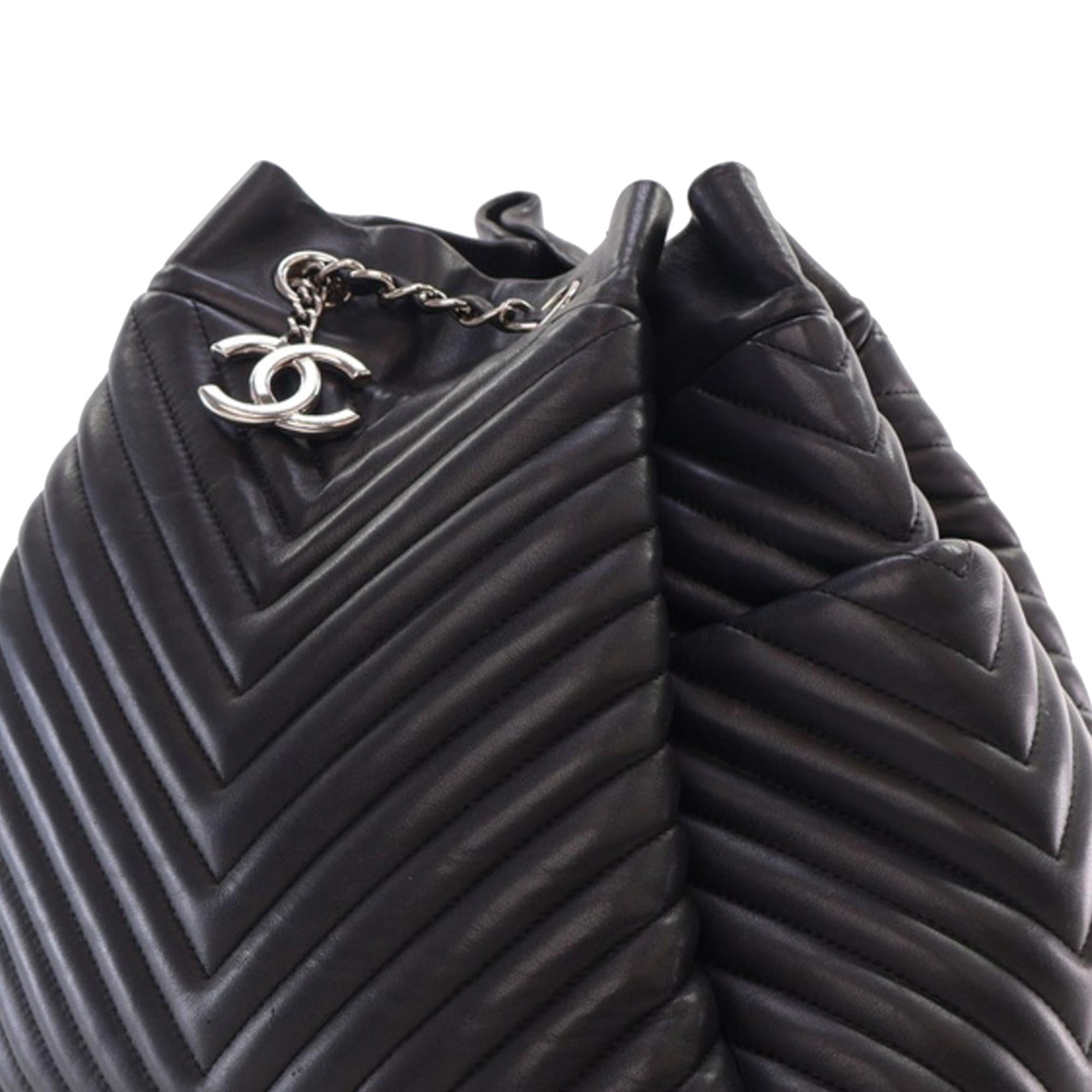 Top Quality Chanel Chevron Calfskin Urban Spirit Bucket Bag (SHG-1h2tvq)