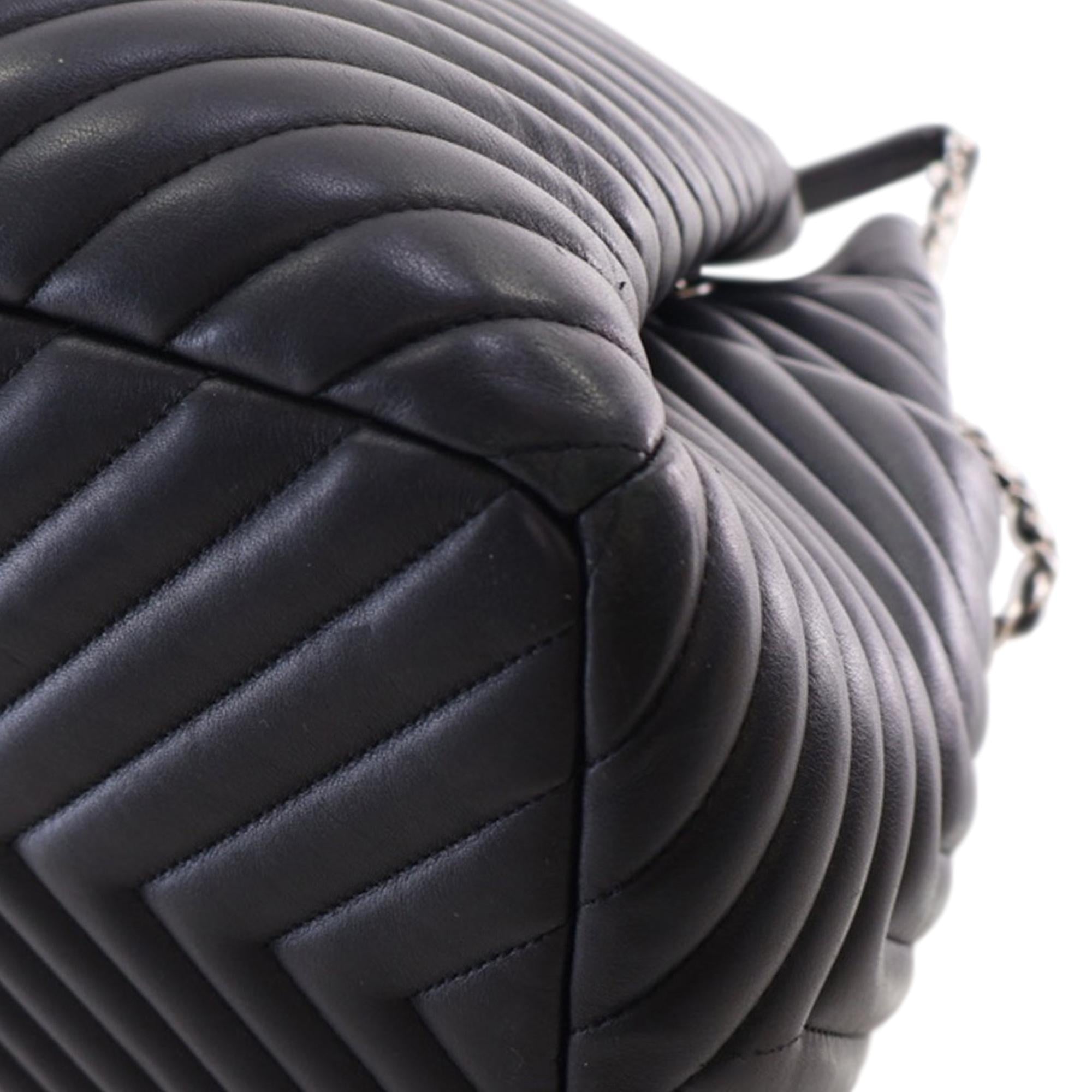 Top Quality Chanel Chevron Calfskin Urban Spirit Bucket Bag (SHG-1h2tvq)