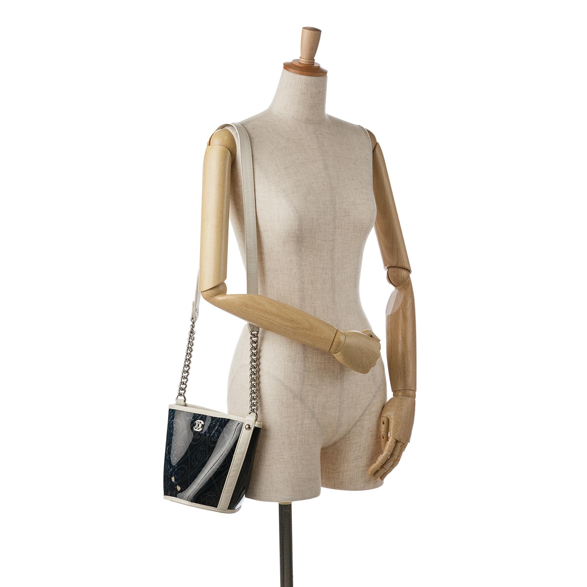 Top Quality Chanel Crumpled Calfskin PVC Camellia Bucket (SHG-xosy4Q)