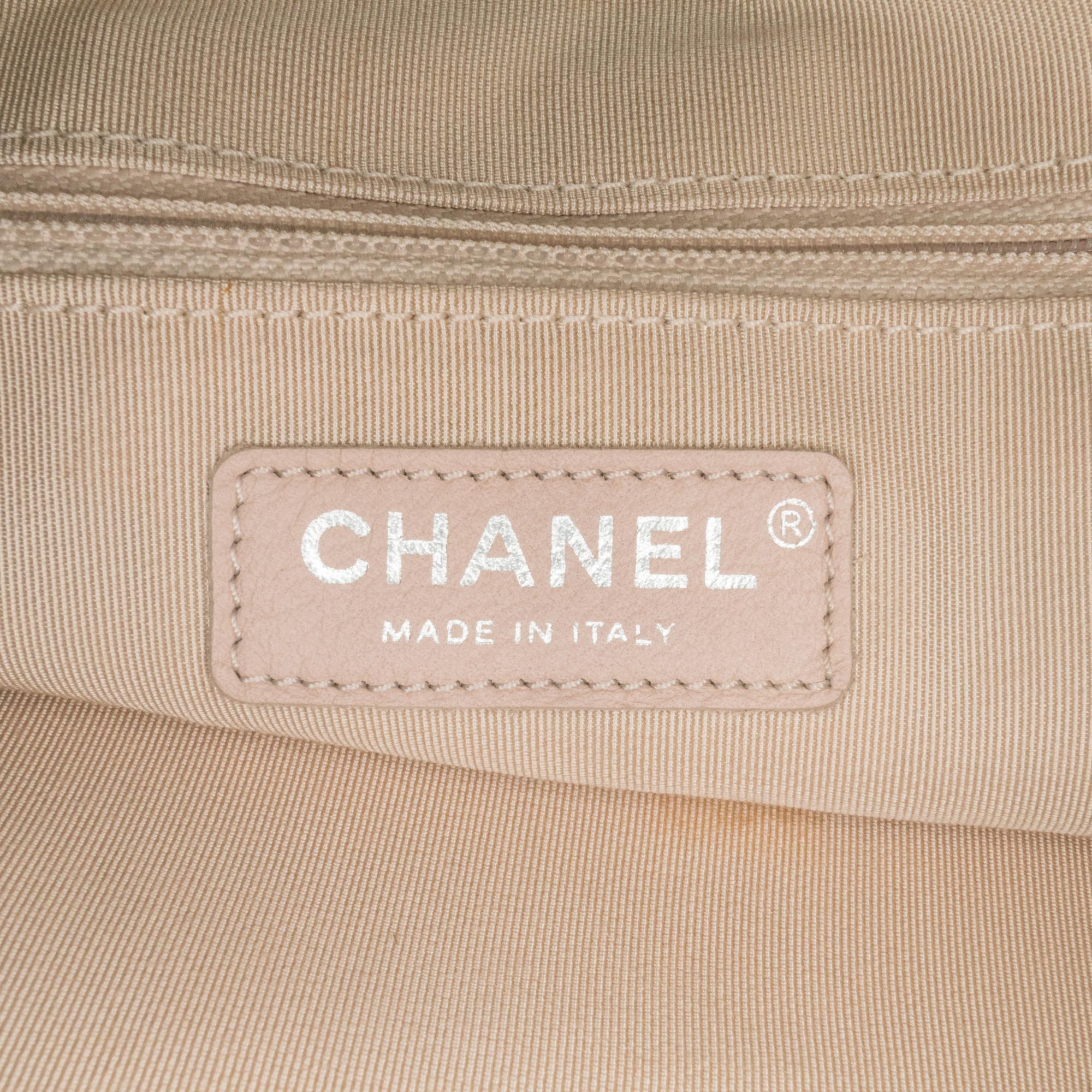 Top Quality Chanel La Pausa Bay Shopping Tote (SHG-BHPMOc)