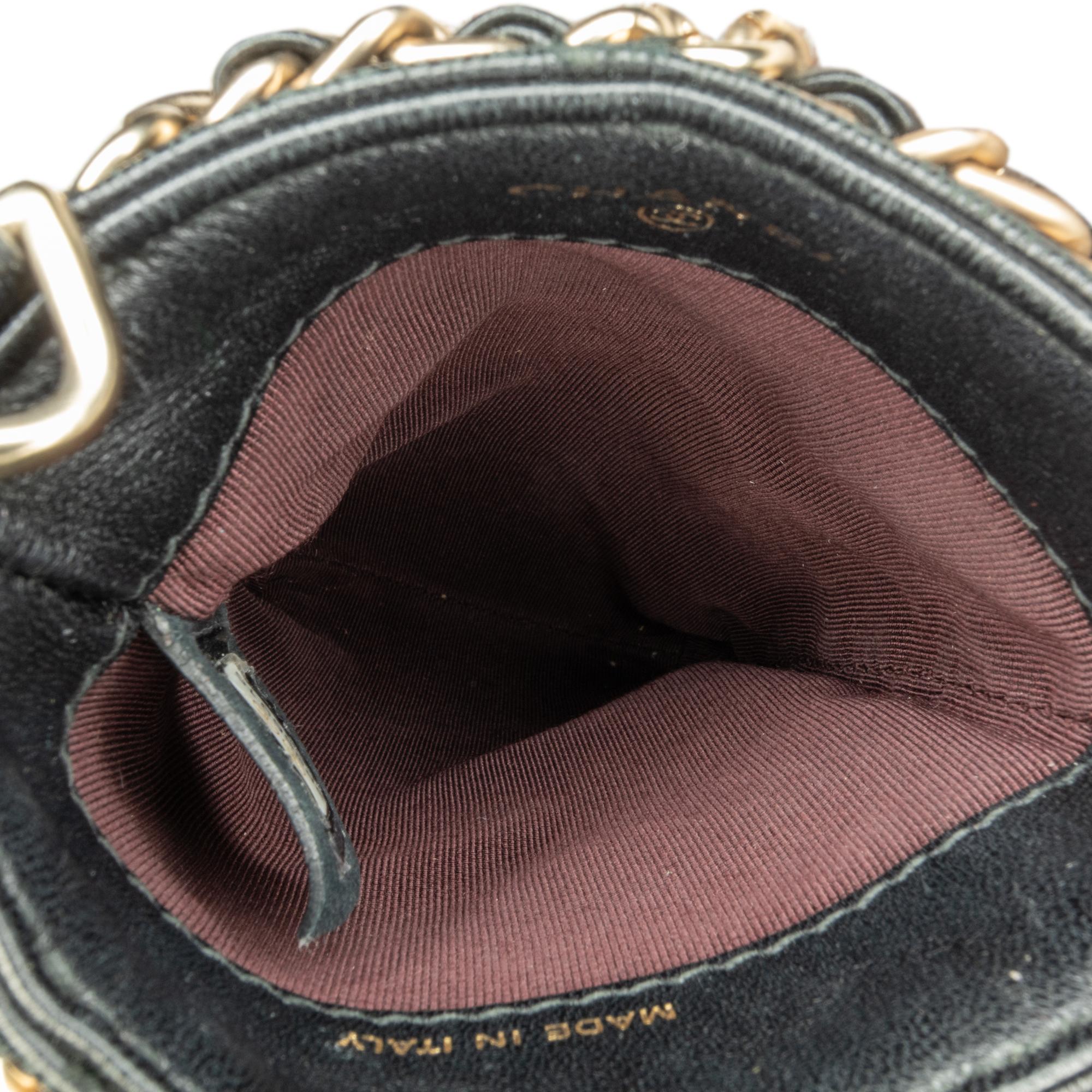 Top Quality Chanel Lambskin Tech Me Out Clutch With Chain (SHG-Qe8fKh)