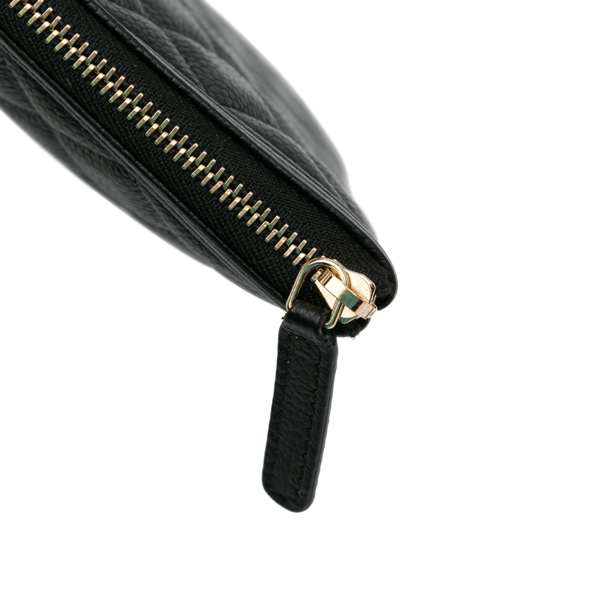 Top Quality Chanel Large Quilted Caviar Boy O Case Clutch (SHG-AMsEwy)
