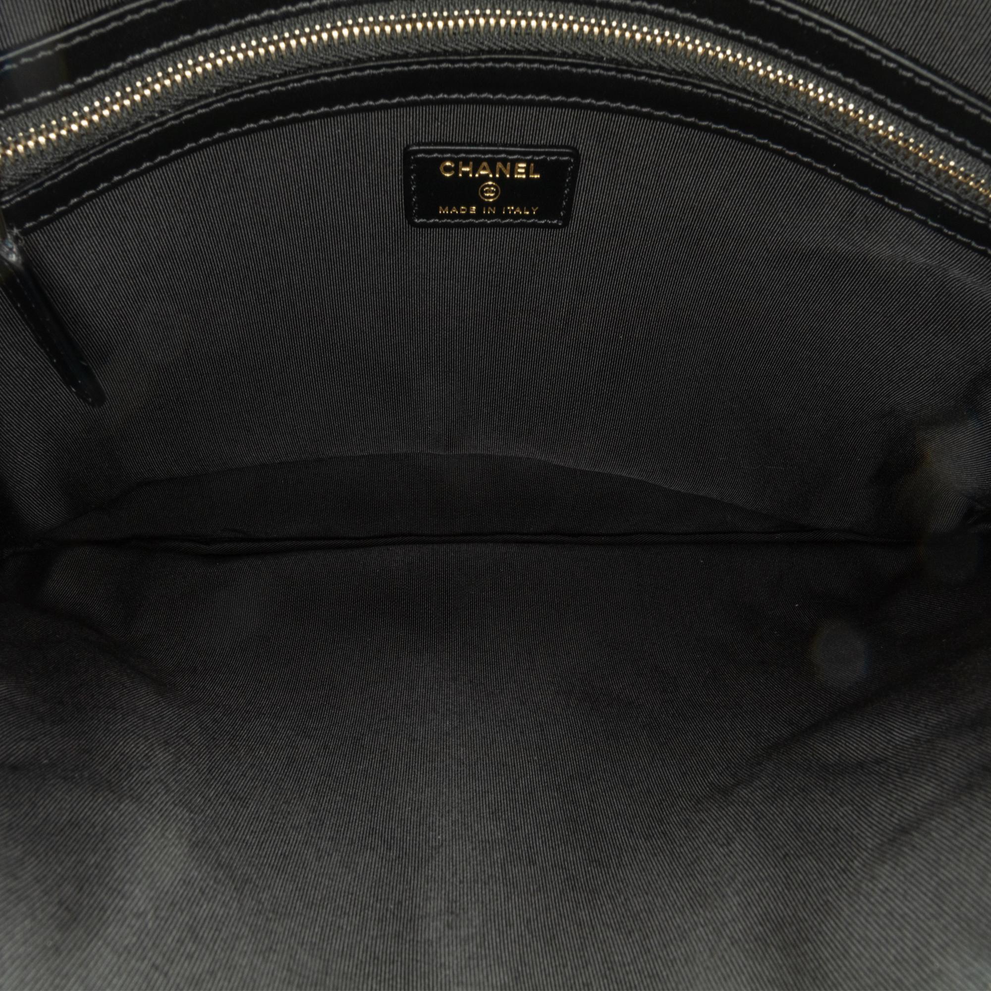 Top Quality Chanel Large Quilted Caviar Boy O Case Clutch (SHG-AMsEwy)