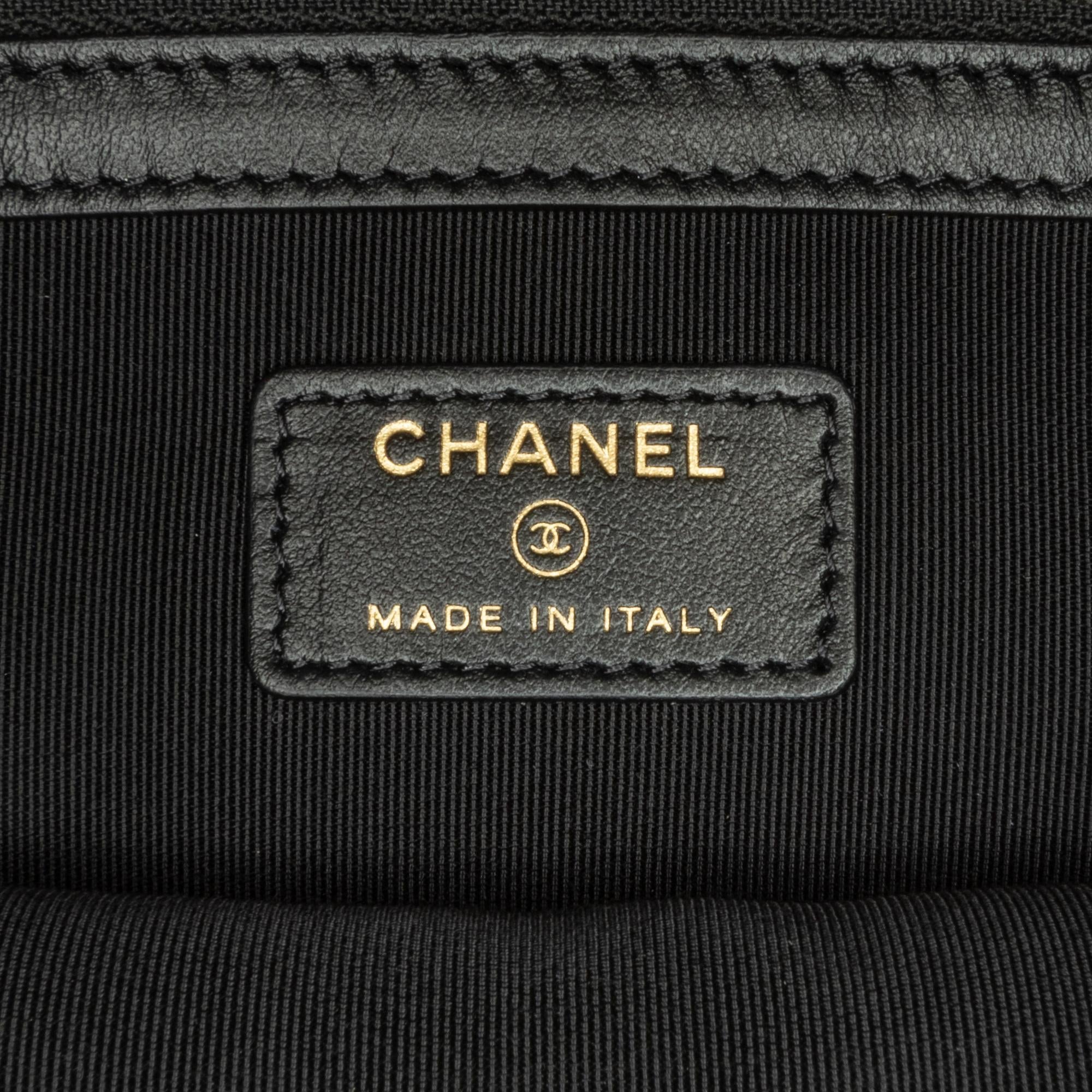 Top Quality Chanel Large Quilted Caviar Boy O Case Clutch (SHG-AMsEwy)