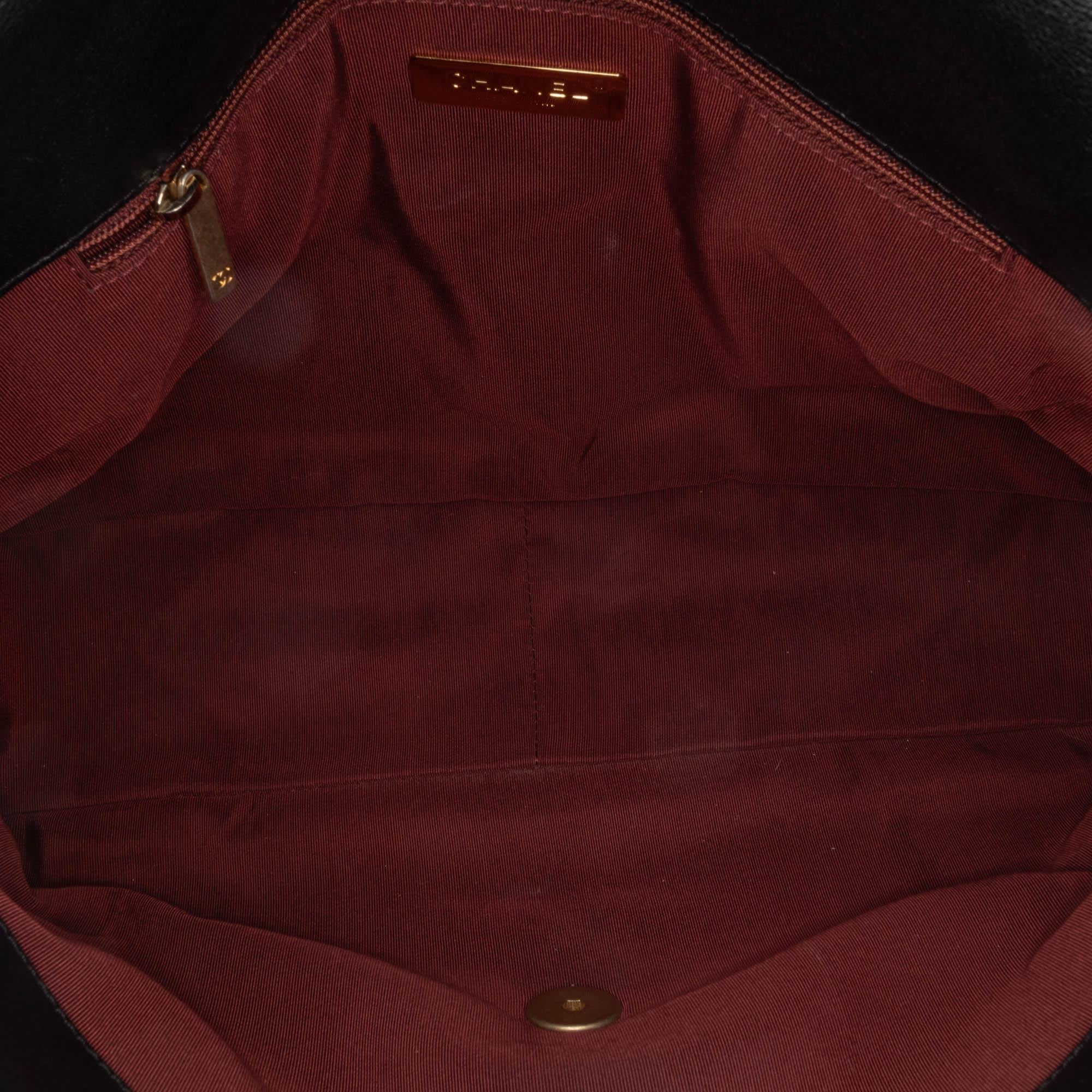 Top Quality Chanel Maxi Lambskin 19 Flap (SHG-zMPWQD)
