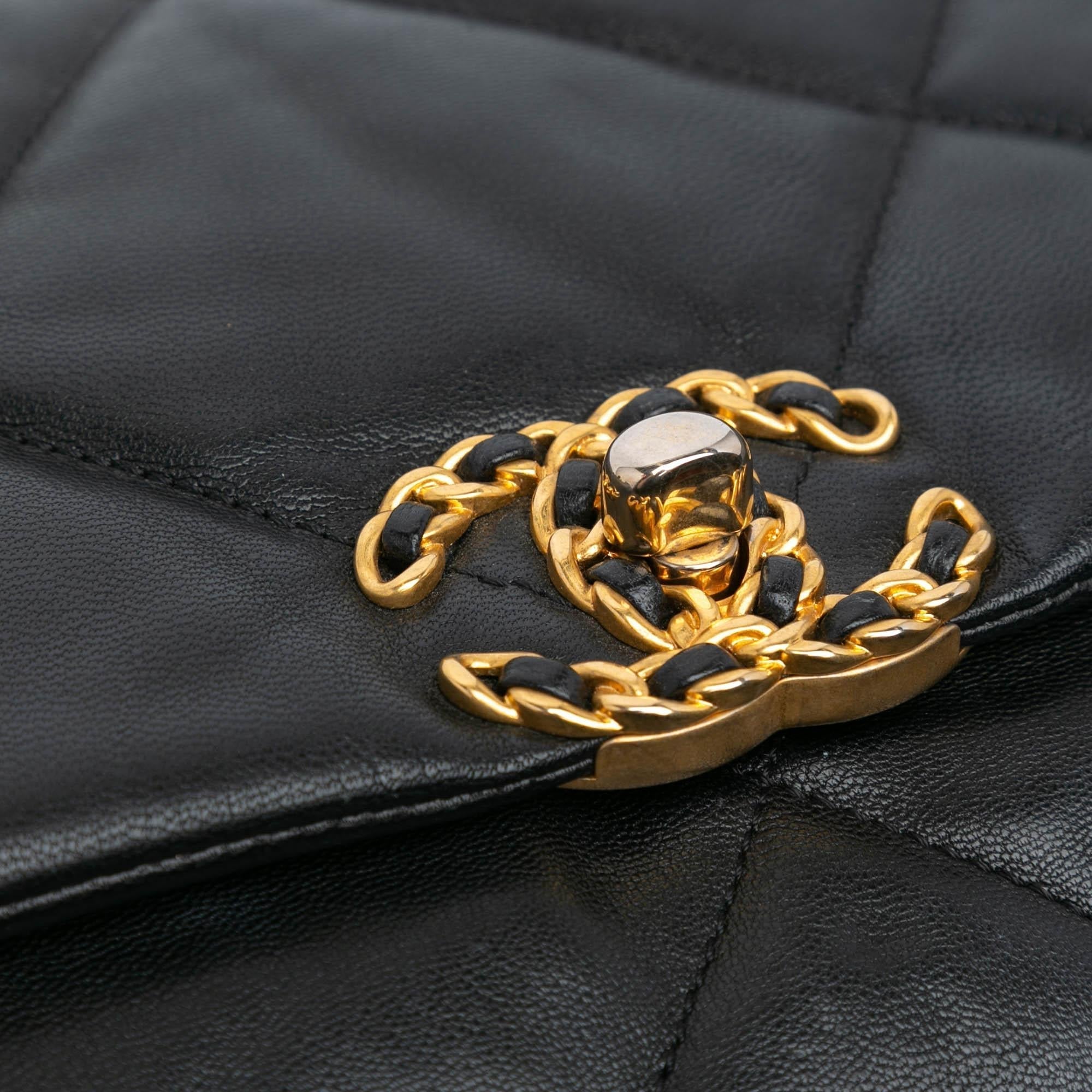 Top Quality Chanel Maxi Lambskin 19 Flap (SHG-zMPWQD)