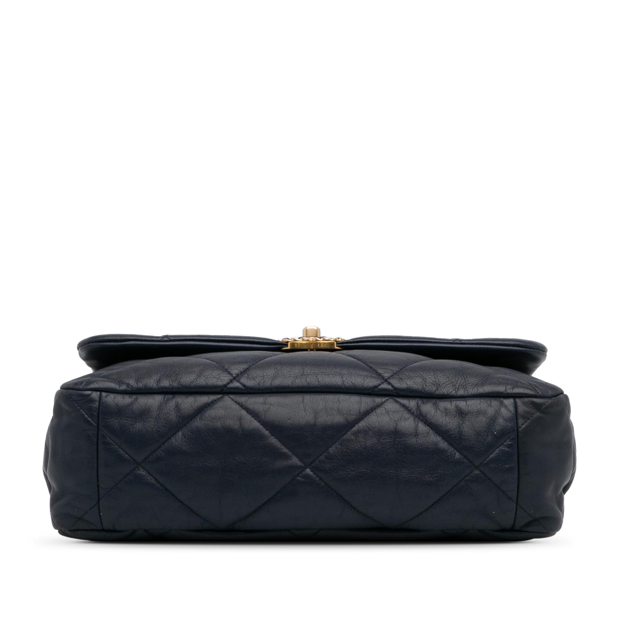 Top Quality Chanel Maxi Lambskin 19 Flap (SHG-GKlJ3G)