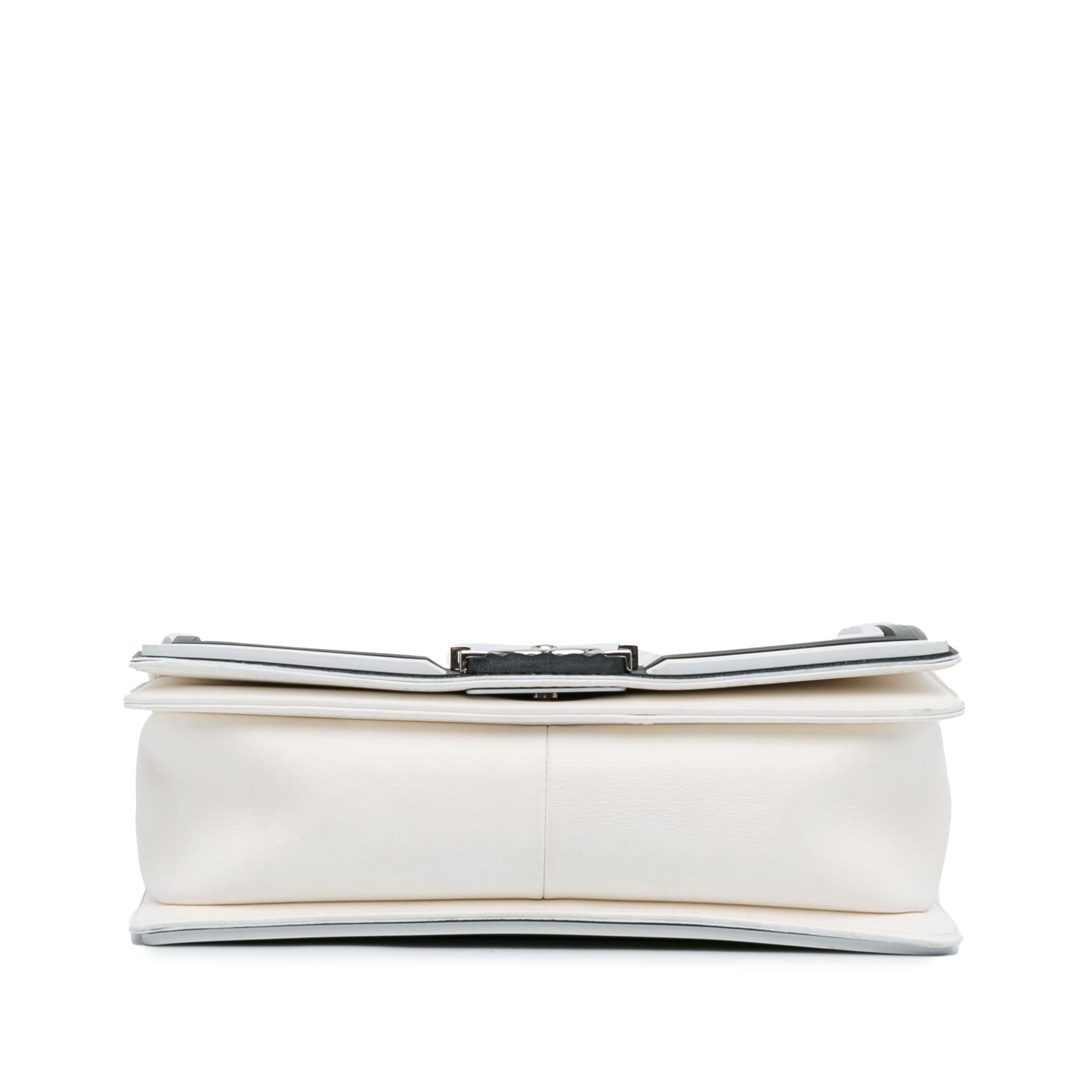 Top Quality Chanel Medium Bicolor Lambskin and Rubber Boy Flap (SHG-hH7LGi)