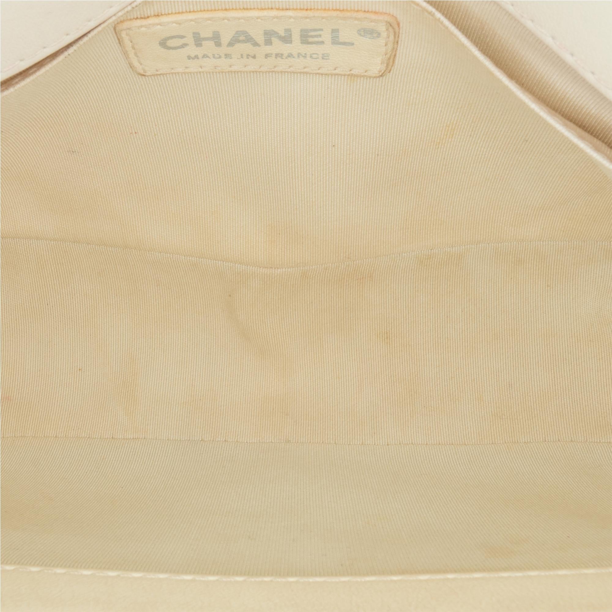 Top Quality Chanel Medium Bicolor Lambskin and Rubber Boy Flap (SHG-hH7LGi)