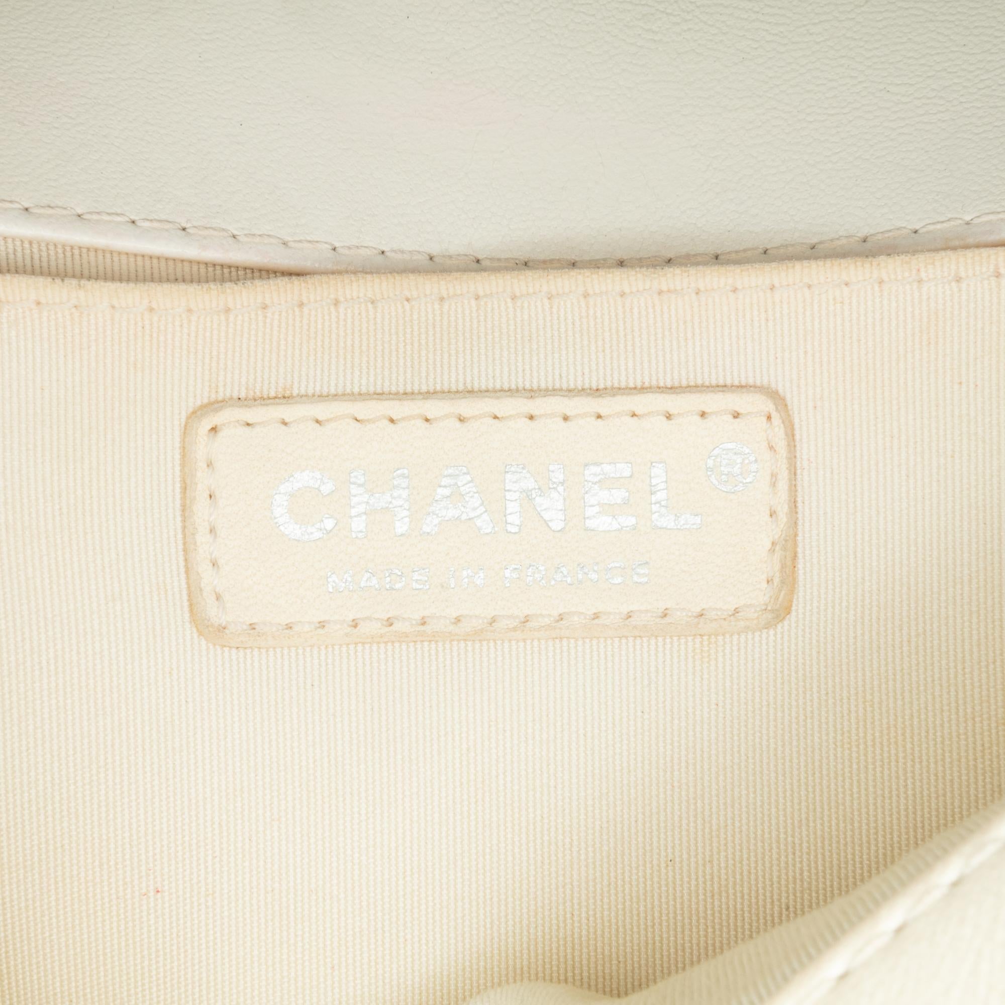 Top Quality Chanel Medium Bicolor Lambskin and Rubber Boy Flap (SHG-hH7LGi)