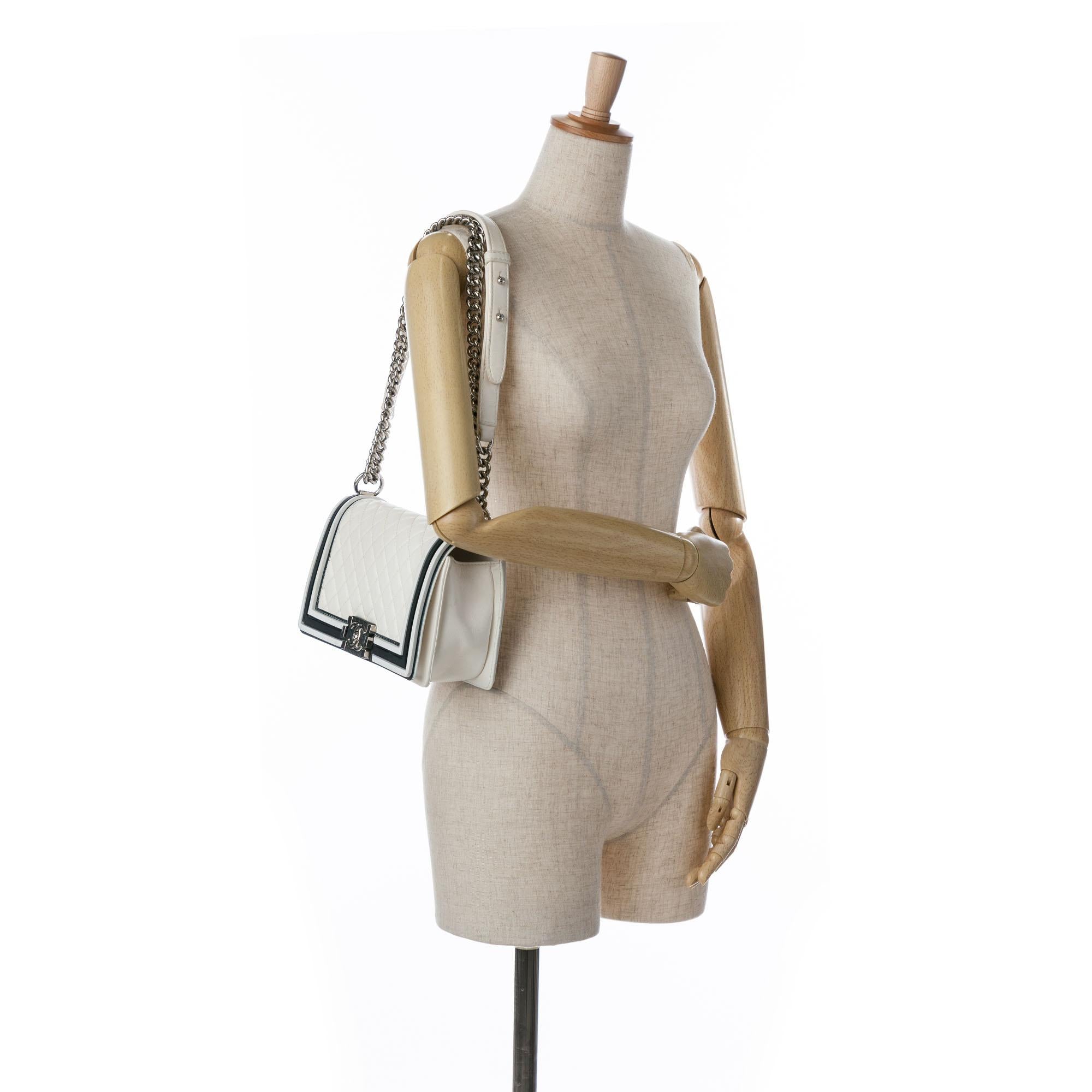Top Quality Chanel Medium Bicolor Lambskin and Rubber Boy Flap (SHG-hH7LGi)