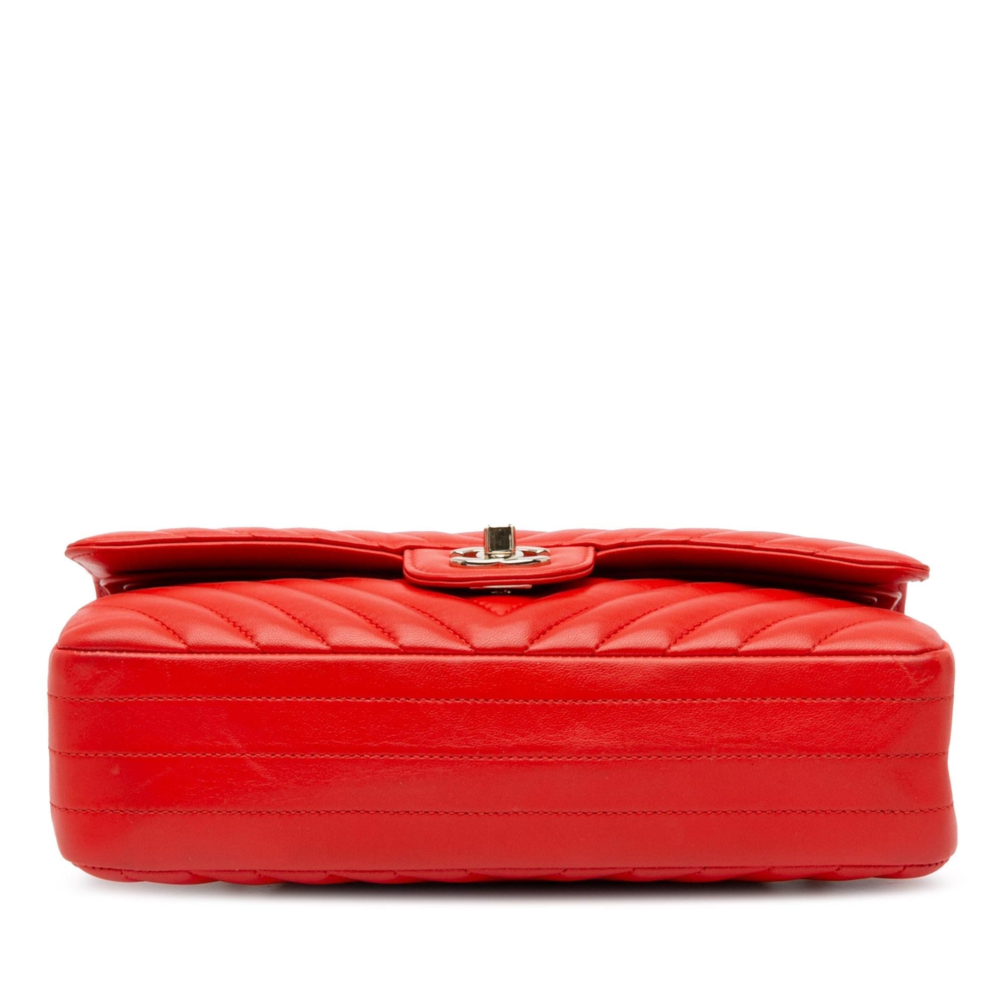 Top Quality Chanel Medium Classic Chevron Lambskin Double Flap (SHG-PfQlYr)
