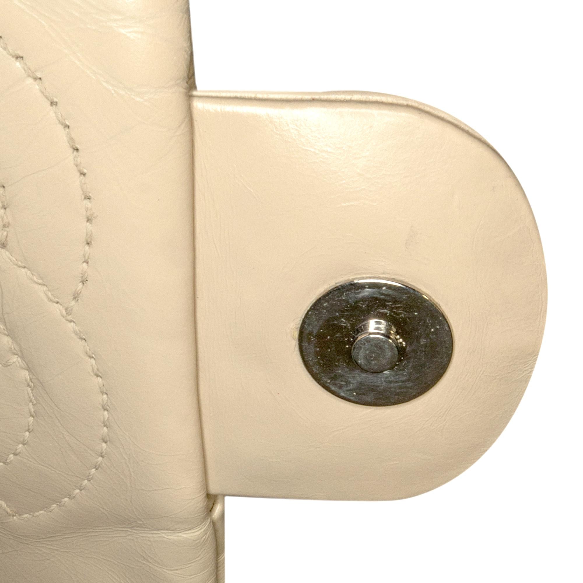 Top Quality Chanel Medium Glazed Calfskin Twisted Flap (SHG-wkrXpk)