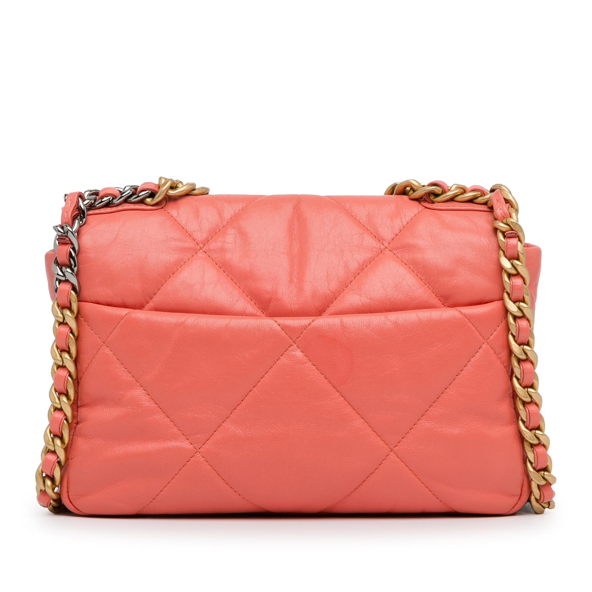 Top Quality Chanel Medium Lambskin 19 Flap (SHG-WzCxqm)