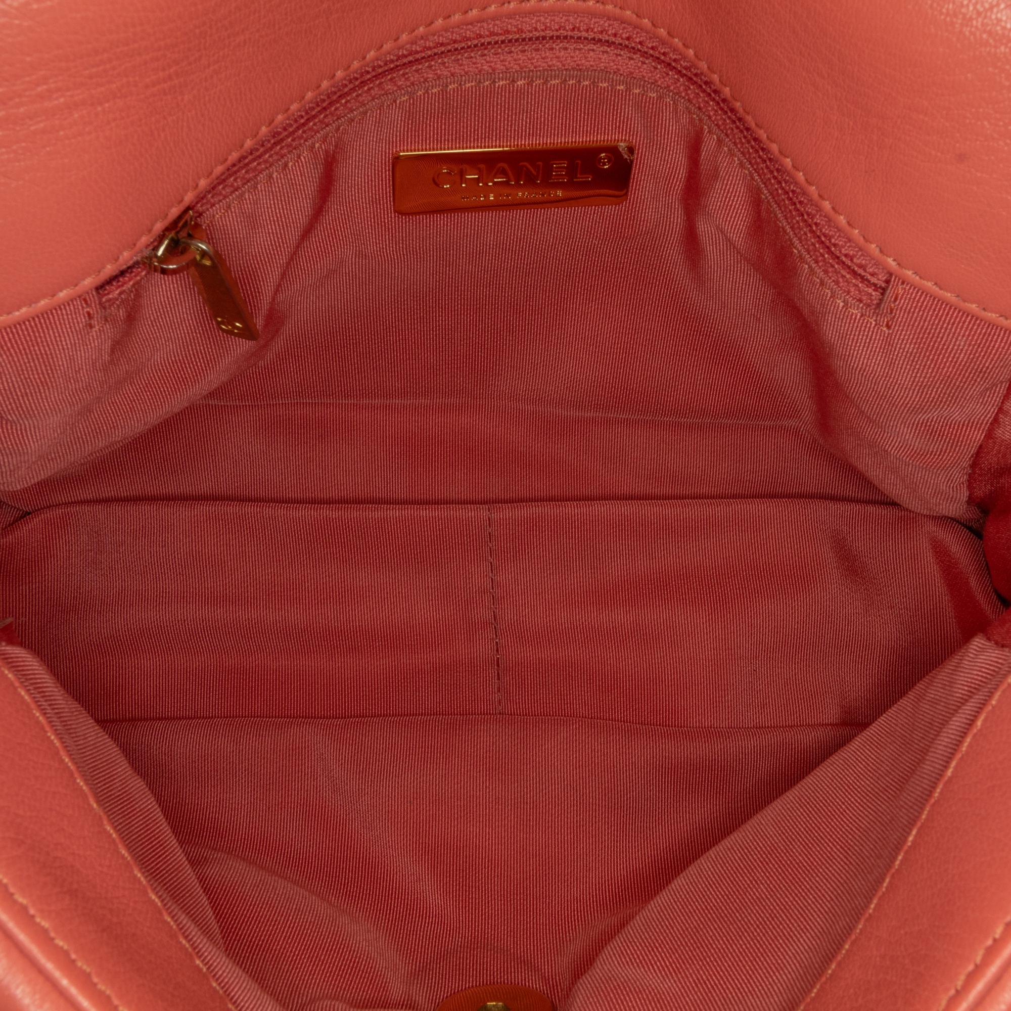 Top Quality Chanel Medium Lambskin 19 Flap (SHG-WzCxqm)