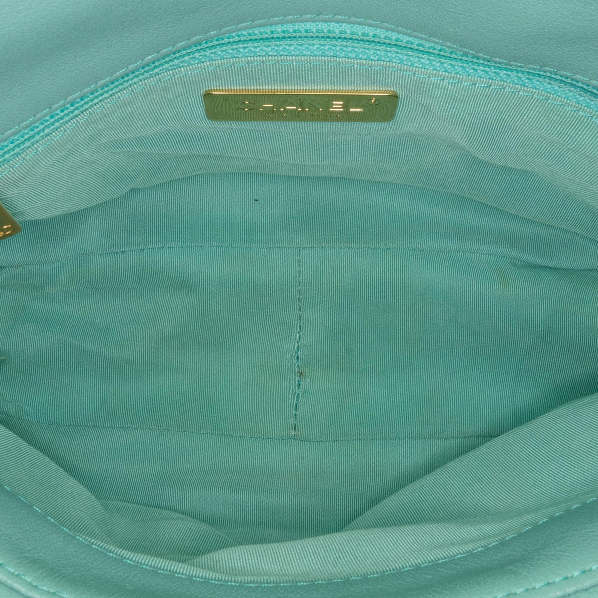 Top Quality Chanel Medium Lambskin 19 Flap (SHG-XdXJ6B)