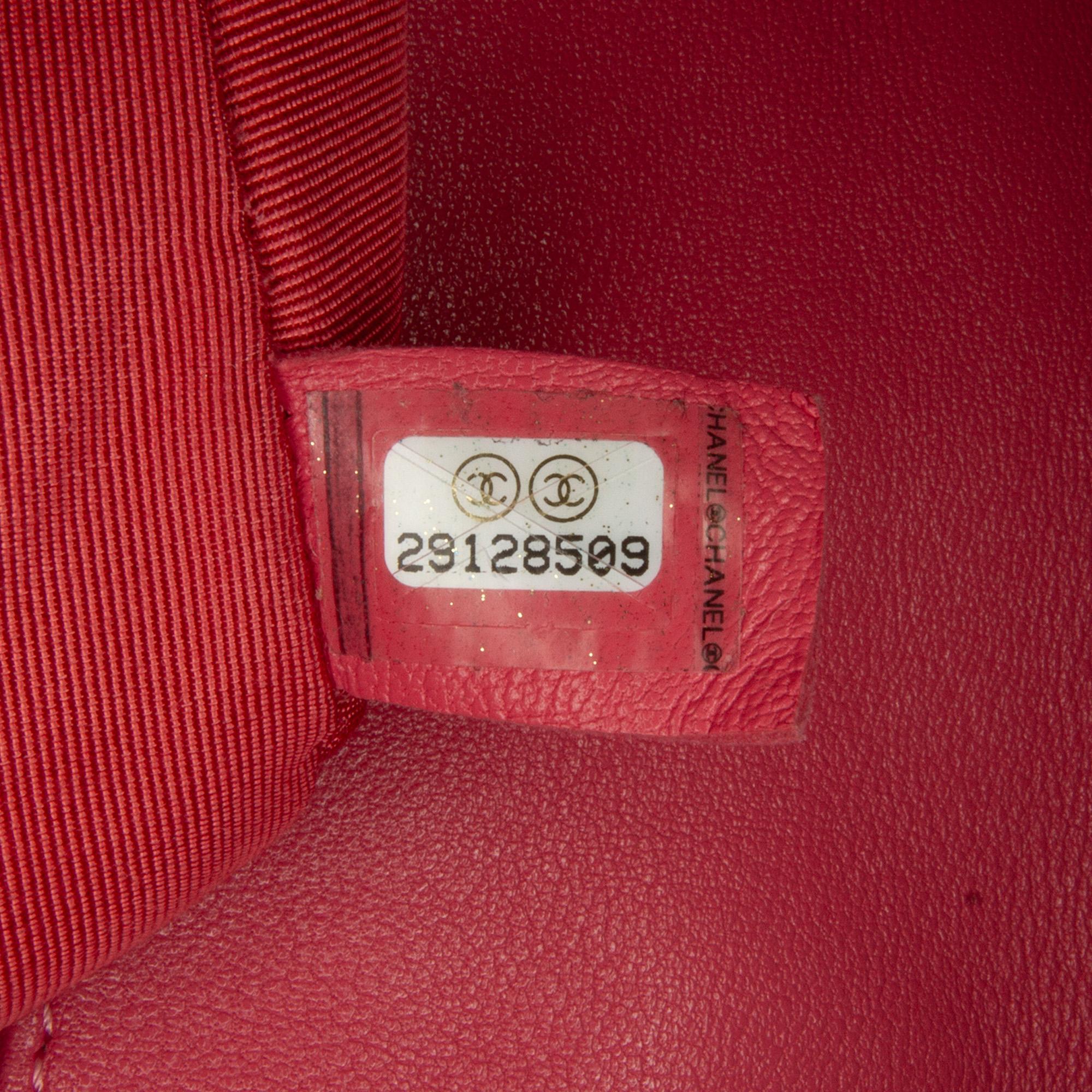 Top Quality Chanel Medium Lambskin 19 Flap (SHG-b0YUK3)