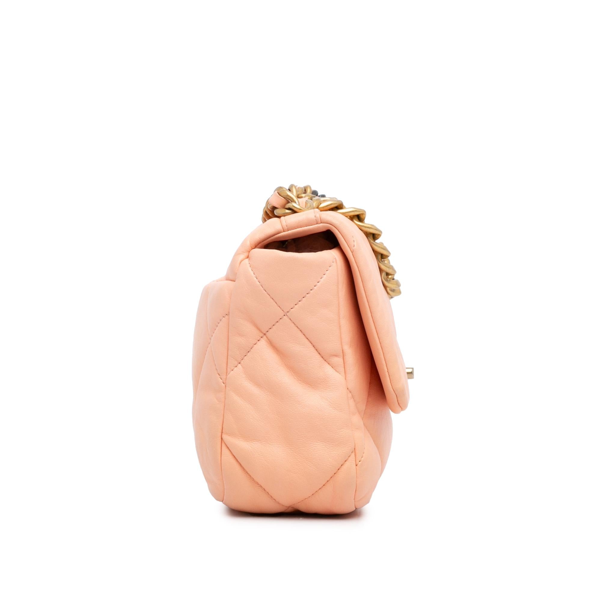 Top Quality Chanel Medium Lambskin 19 Flap (SHG-WwoWUd)