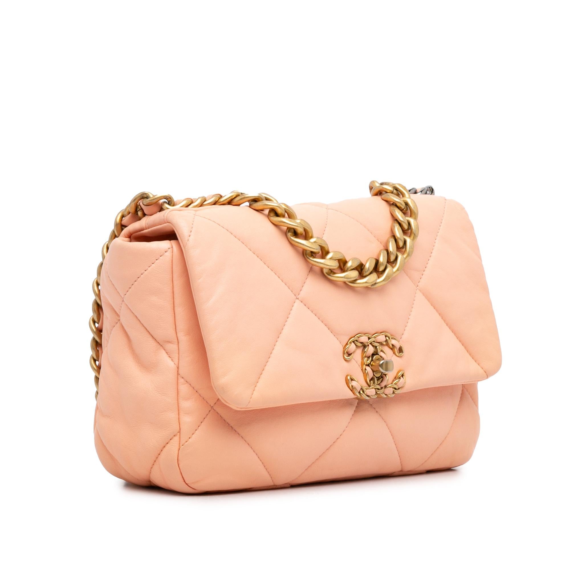Top Quality Chanel Medium Lambskin 19 Flap (SHG-WwoWUd)