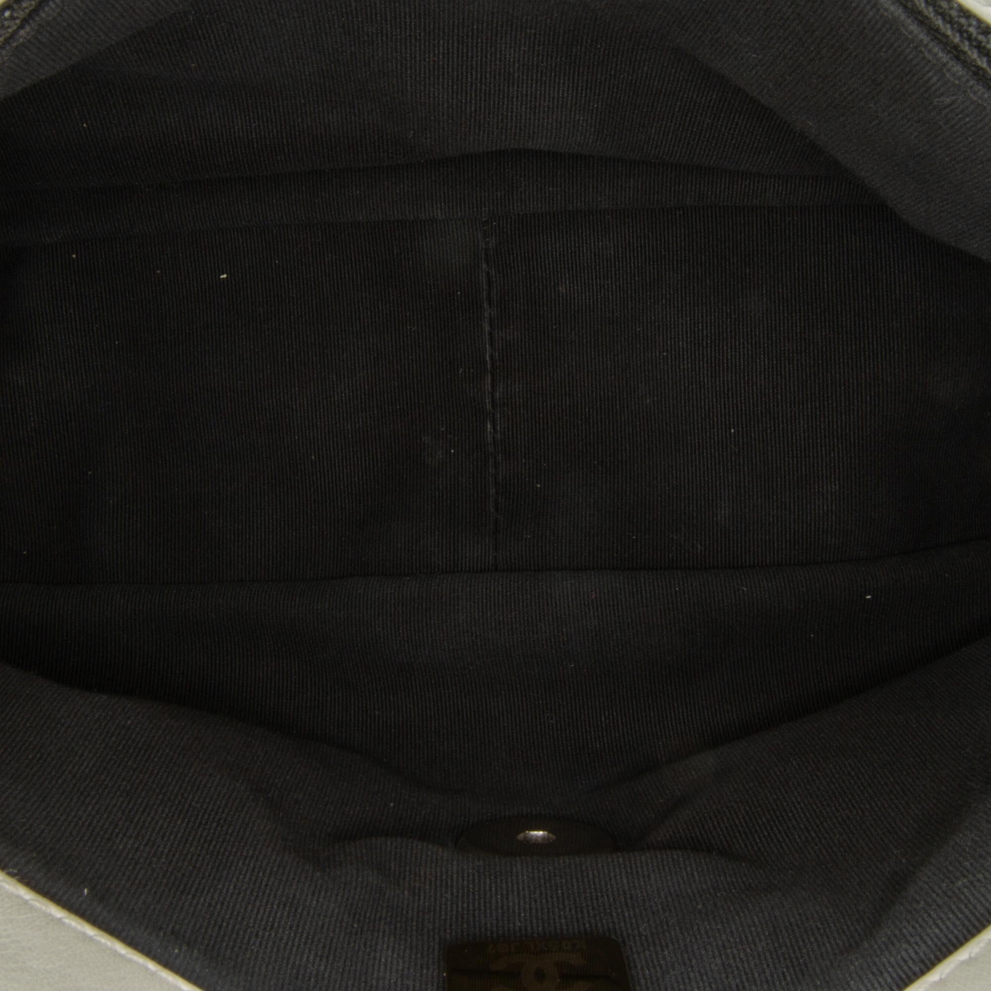 Top Quality Chanel Medium Lambskin 19 Flap (SHG-aeKGRk)