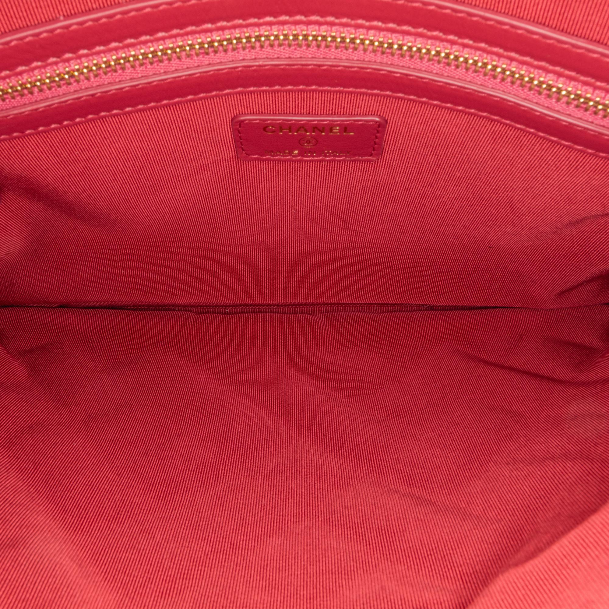 Top Quality Chanel Medium Quilted Lambskin O Case Clutch (SHG-wDy0Mj)