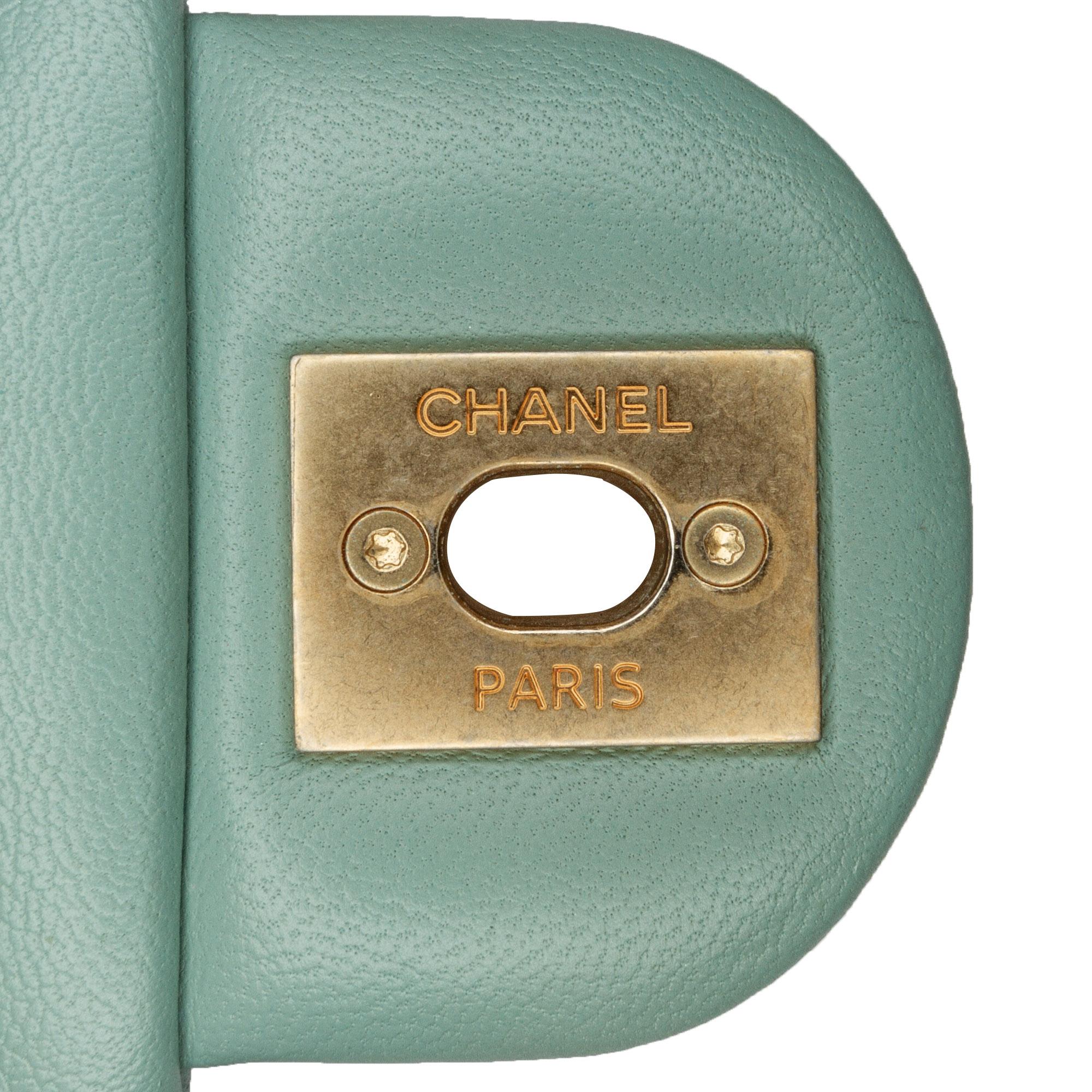 Top Quality Chanel Mini Lambskin In The Loop Flap (SHG-YZnOKG)