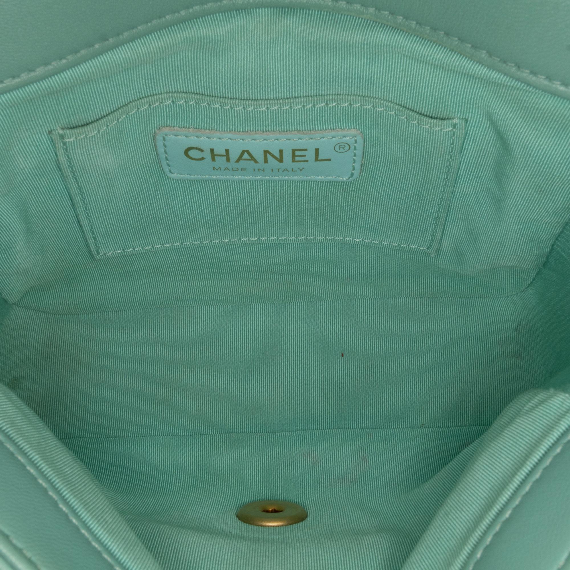 Top Quality Chanel Mini Lambskin In The Loop Flap (SHG-YZnOKG)
